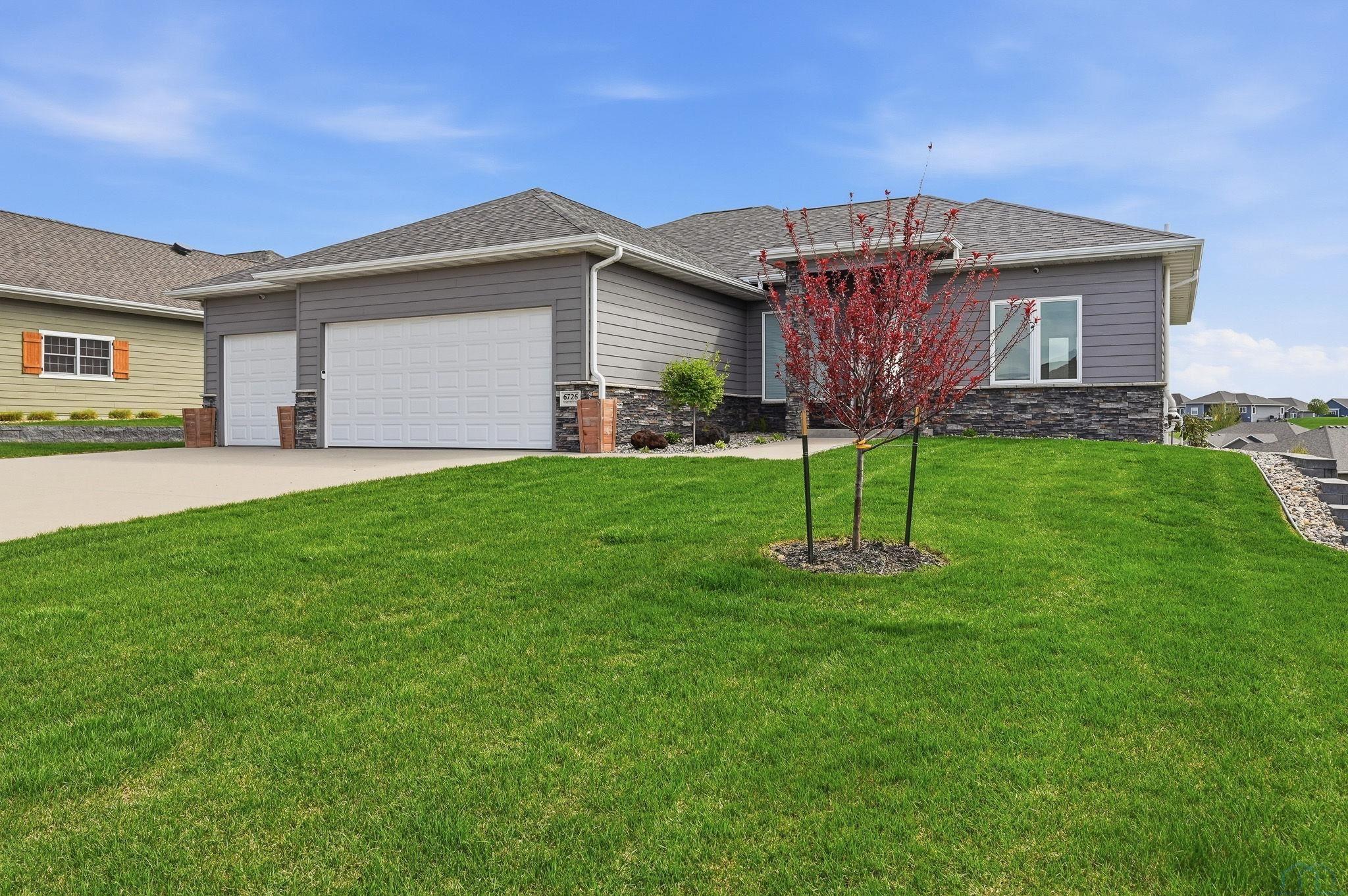 6726 Kingswood Ct, Sioux City, IA 51106 