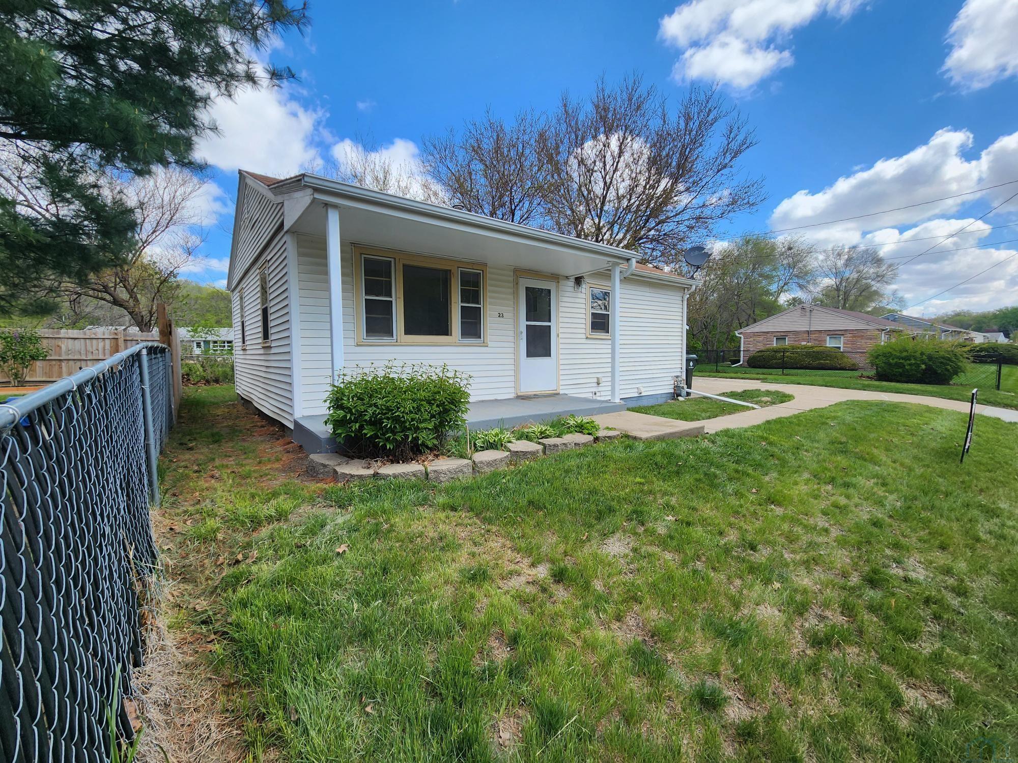 23 Perry Lane, Sioux City, IA 51104 