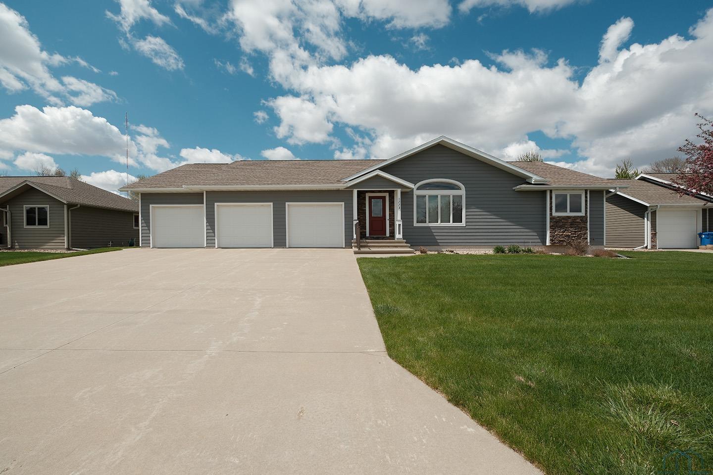 1773 4TH AVE SE, Sioux Center, IA 51250 