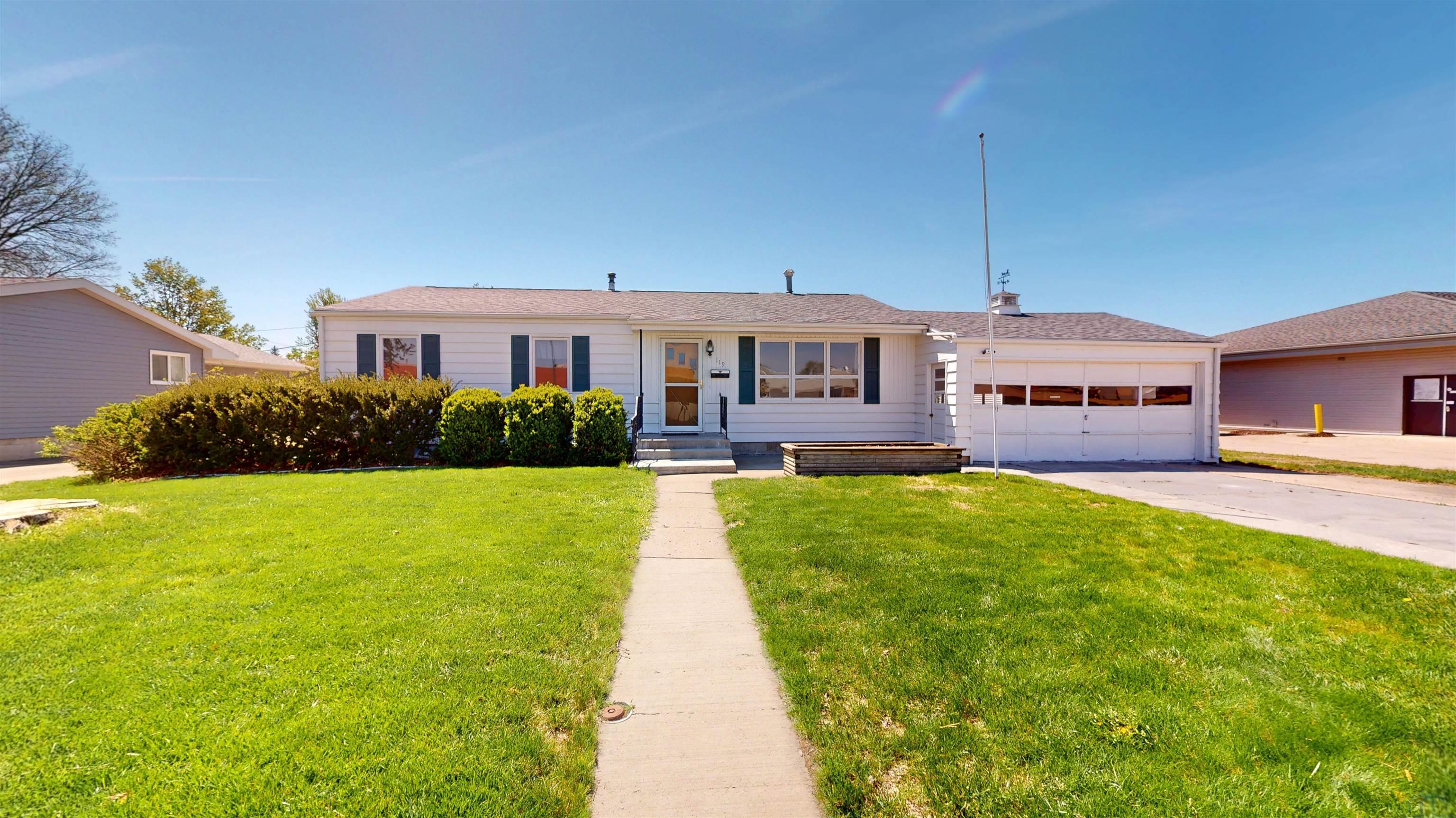 119 RIDGEVIEW DR E, Cherokee, IA 51012 