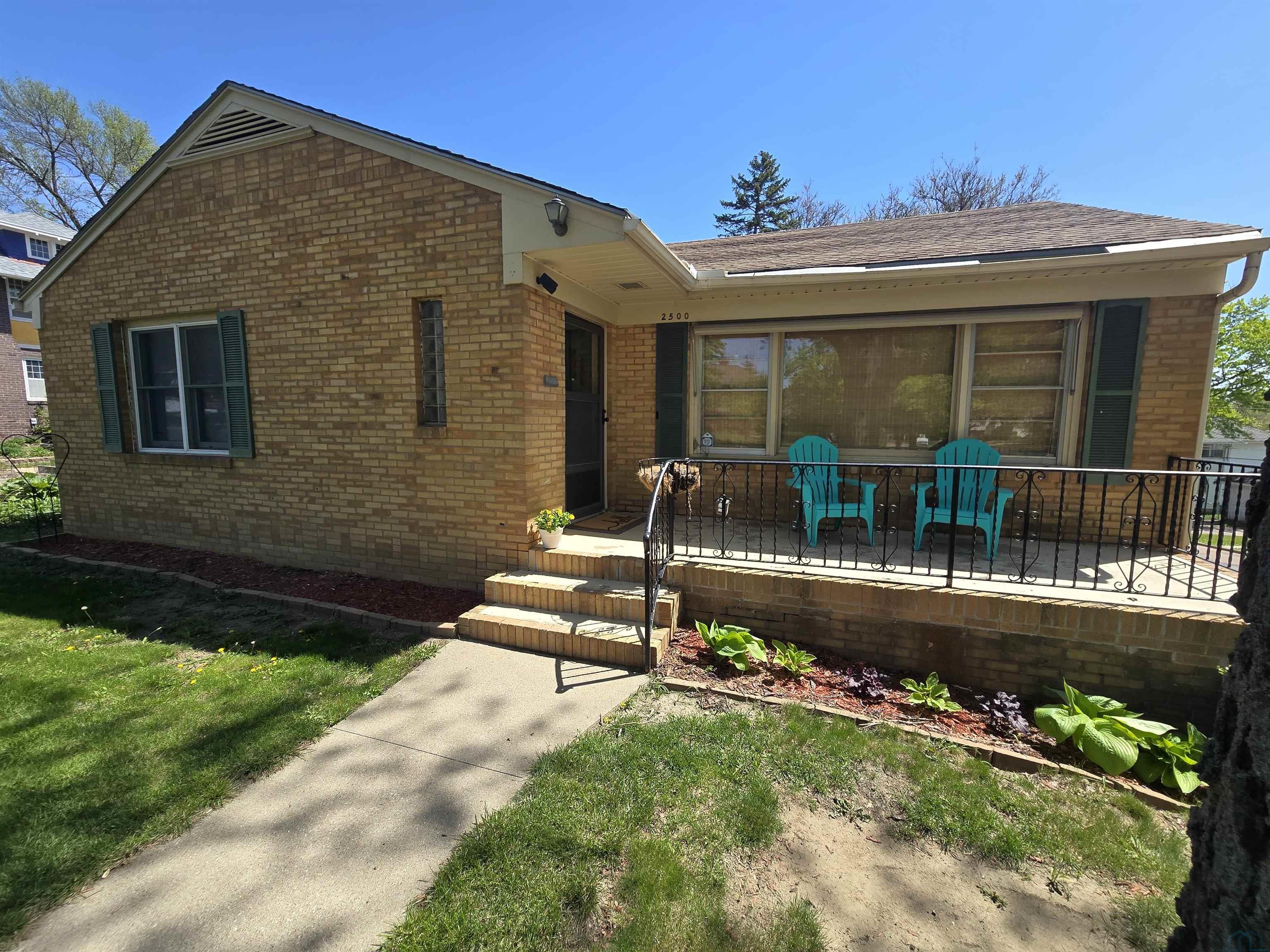 2500 JACKSON ST, Sioux City, IA 51104 