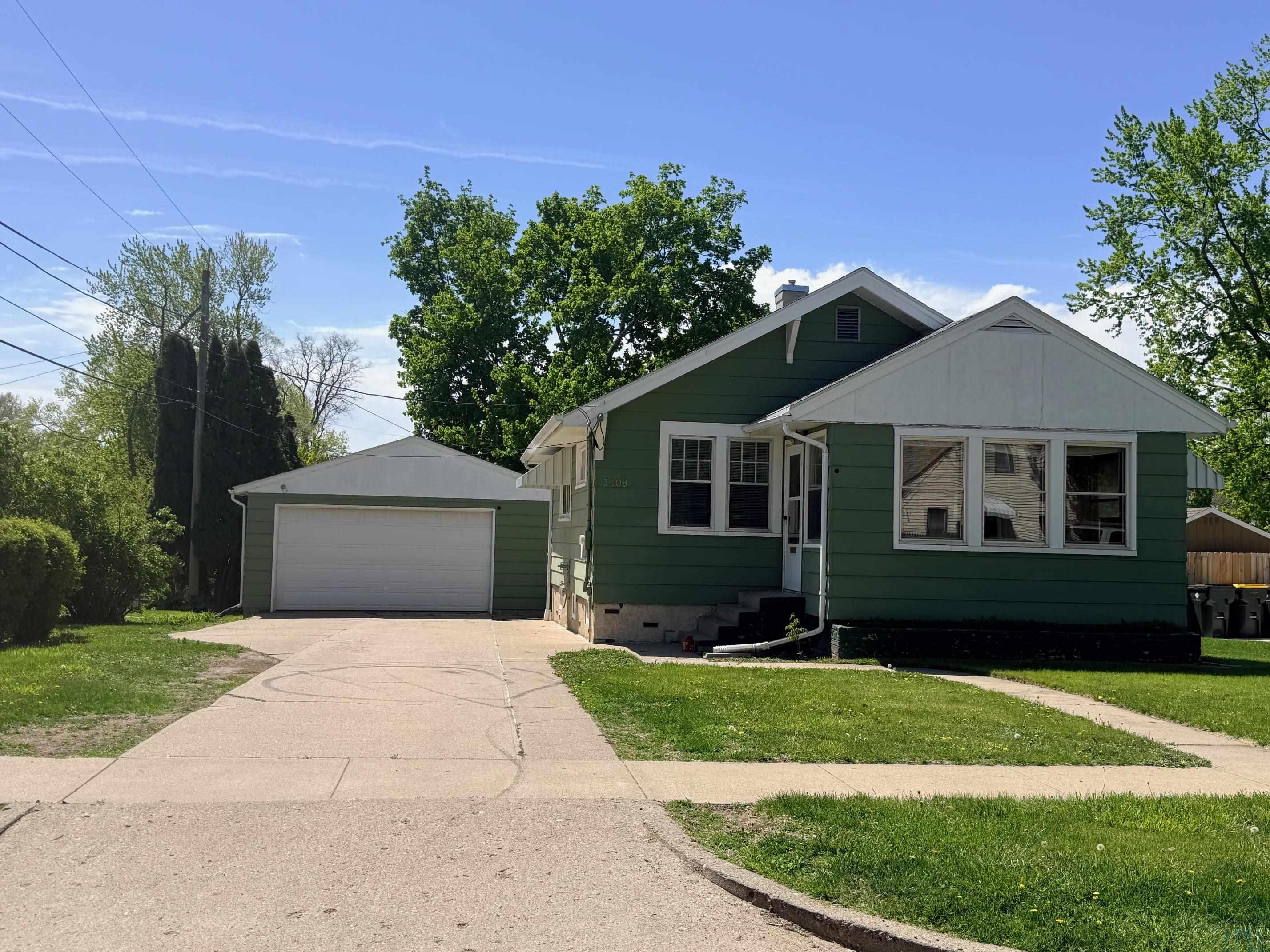 3308 MYERS AVE, Sioux City, IA 51106 