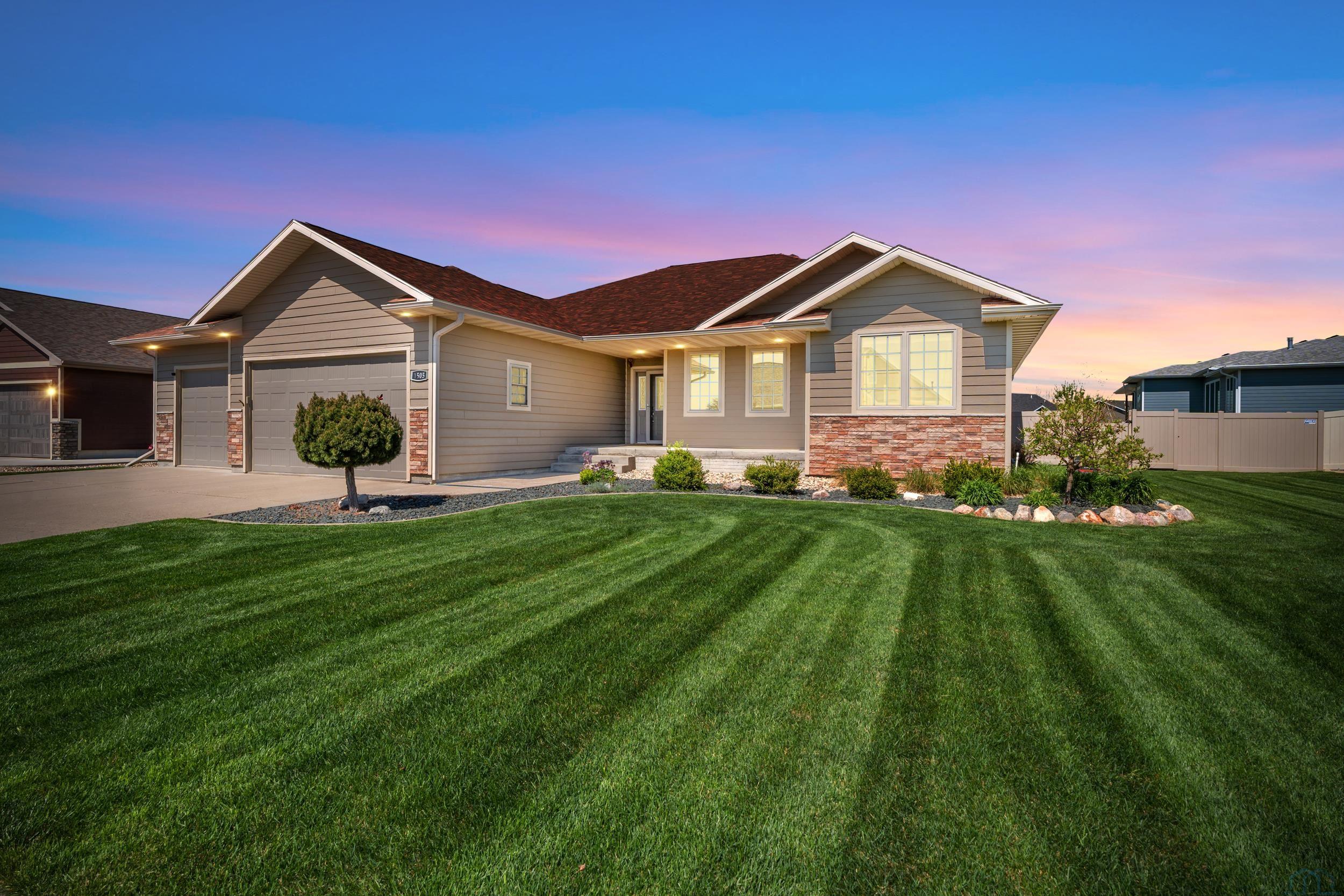 1505 Rockwell Trail, Vermillion, SD 57069 