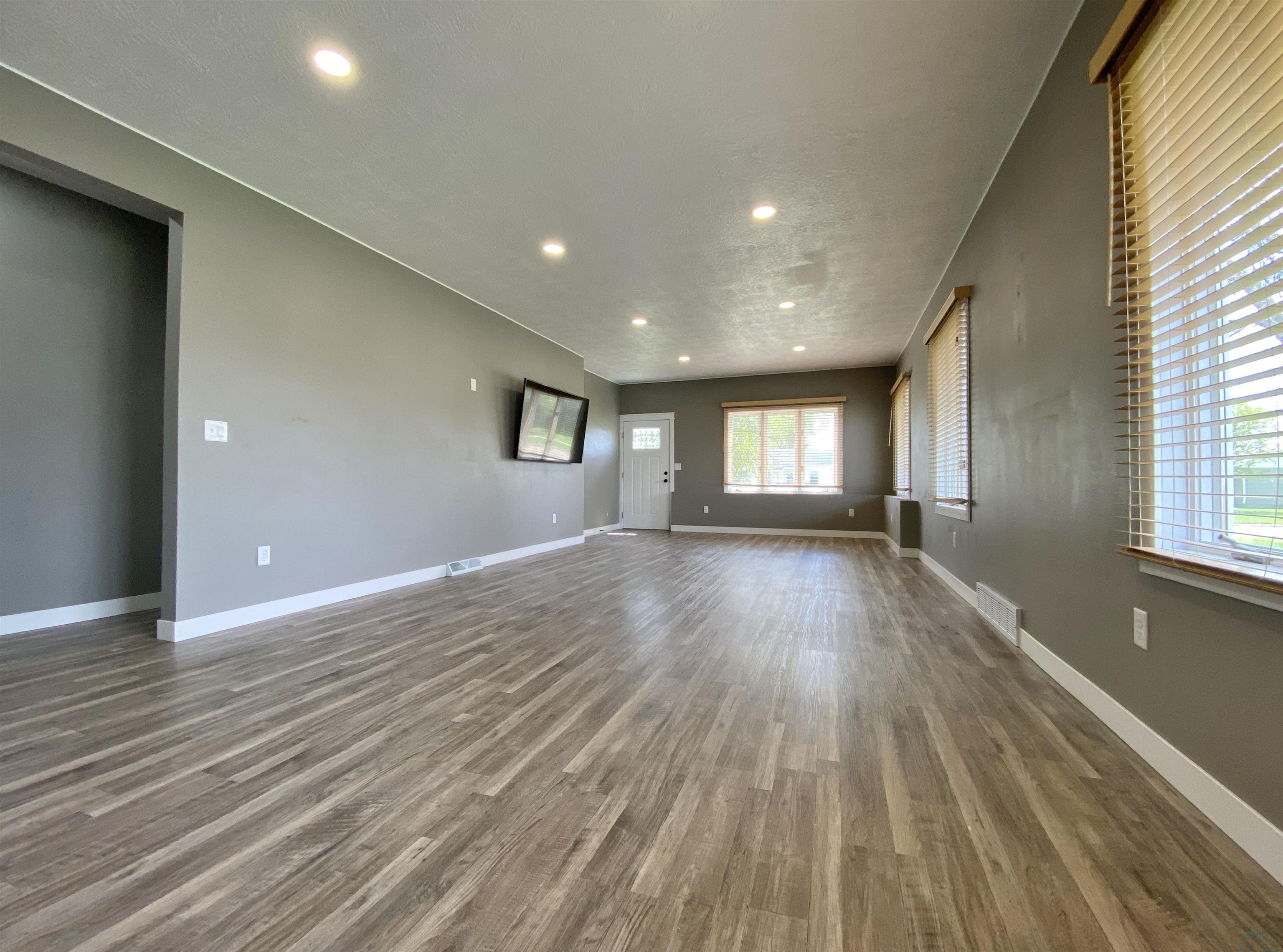 MLS #832811