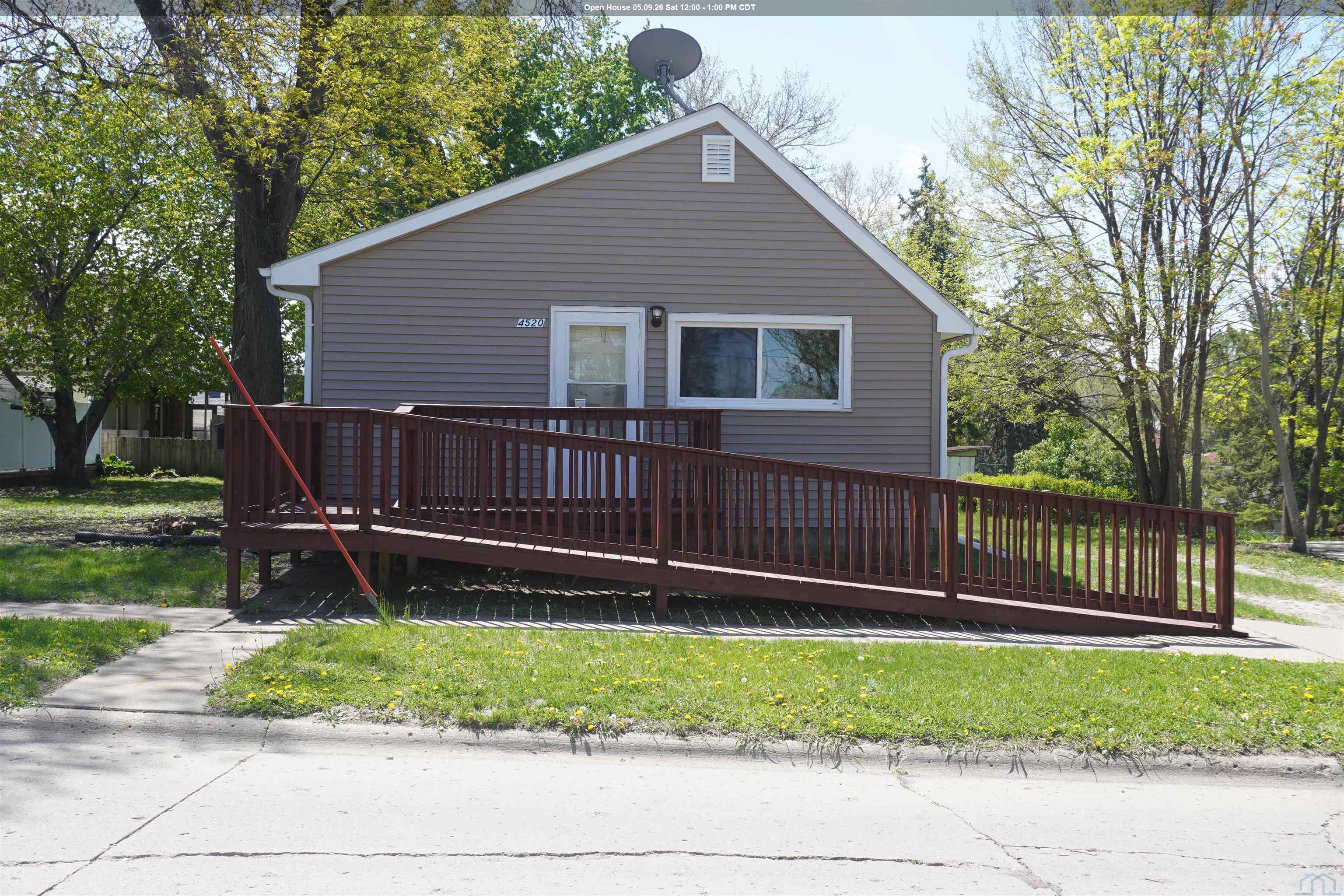 4520 DAVIS AVE, Sioux City, IA 51106 