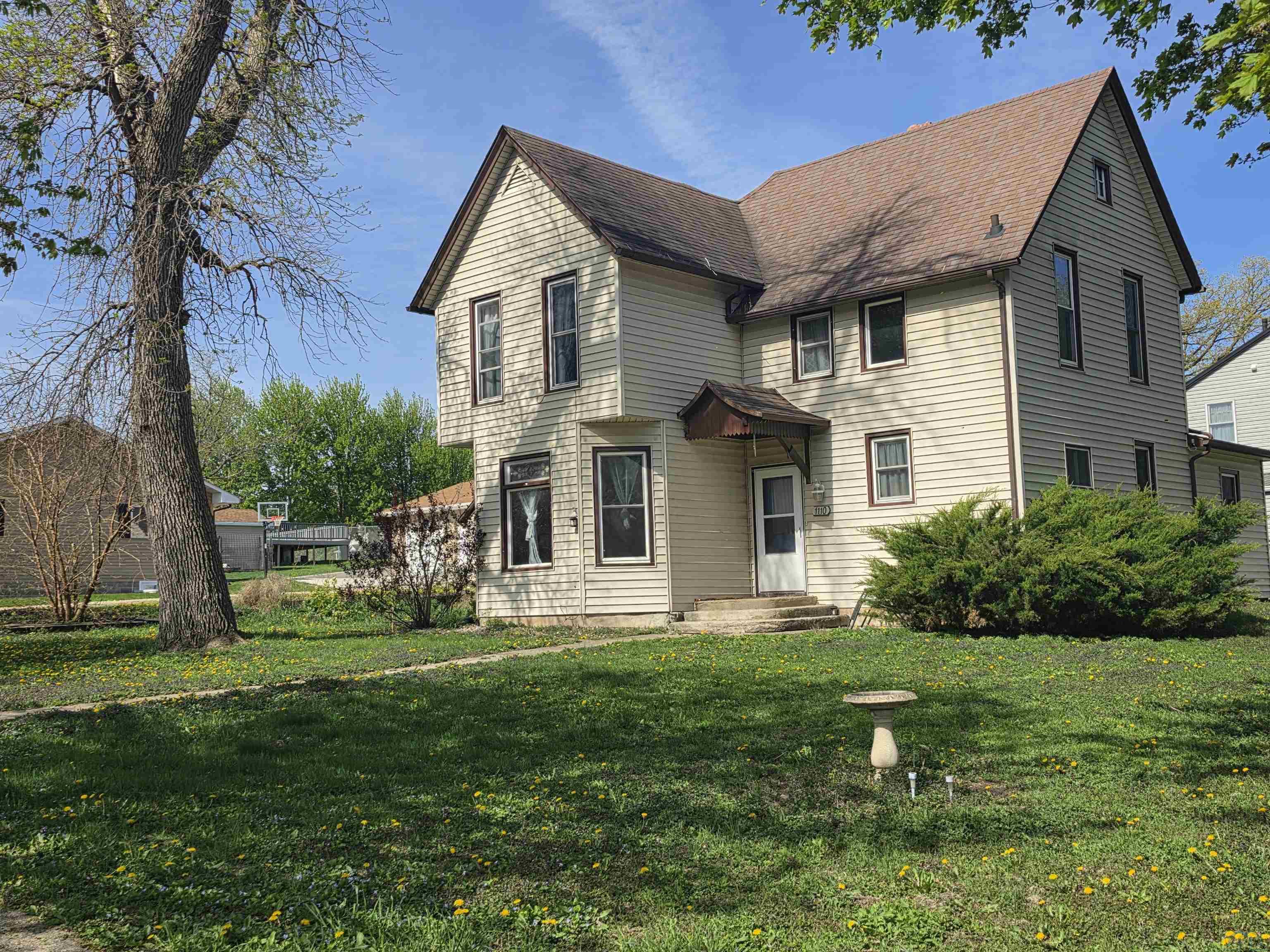 1110 4th Avenue, Alton, IA 51003 