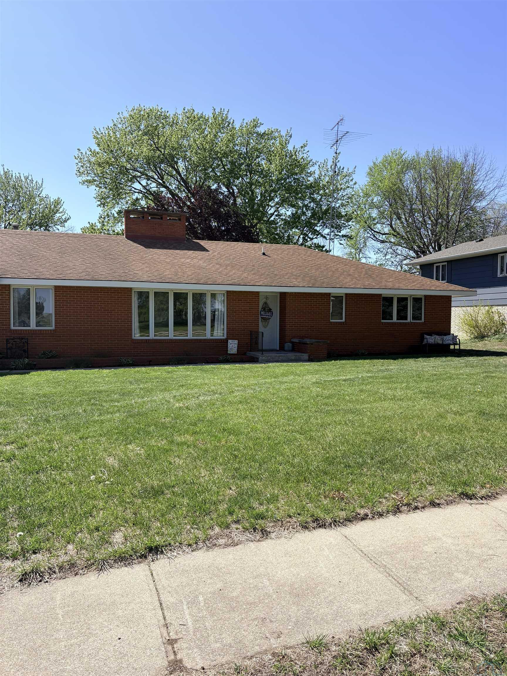 502 FULTON ST N, Newell, IA 50568 
