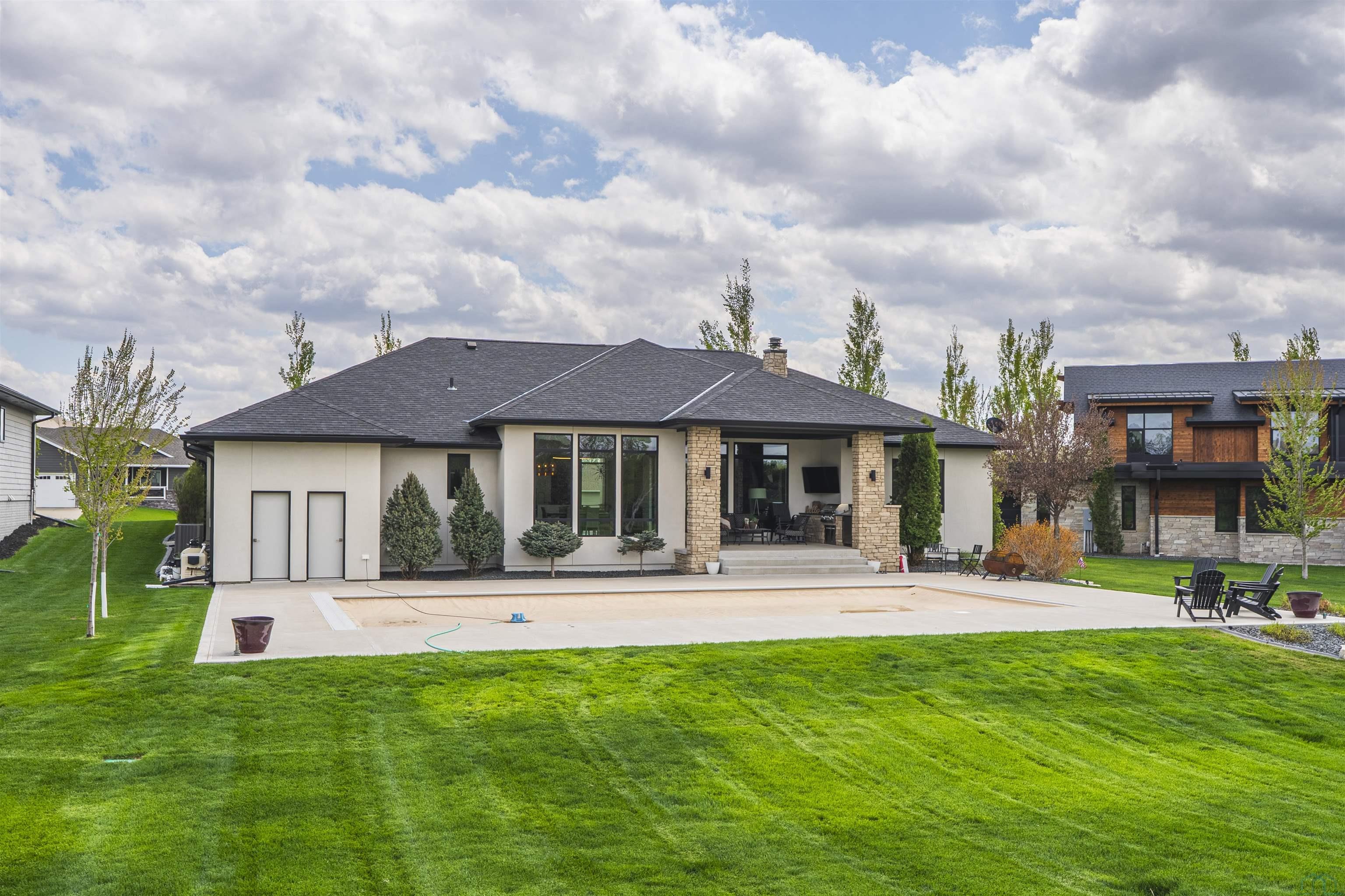 MLS #832826