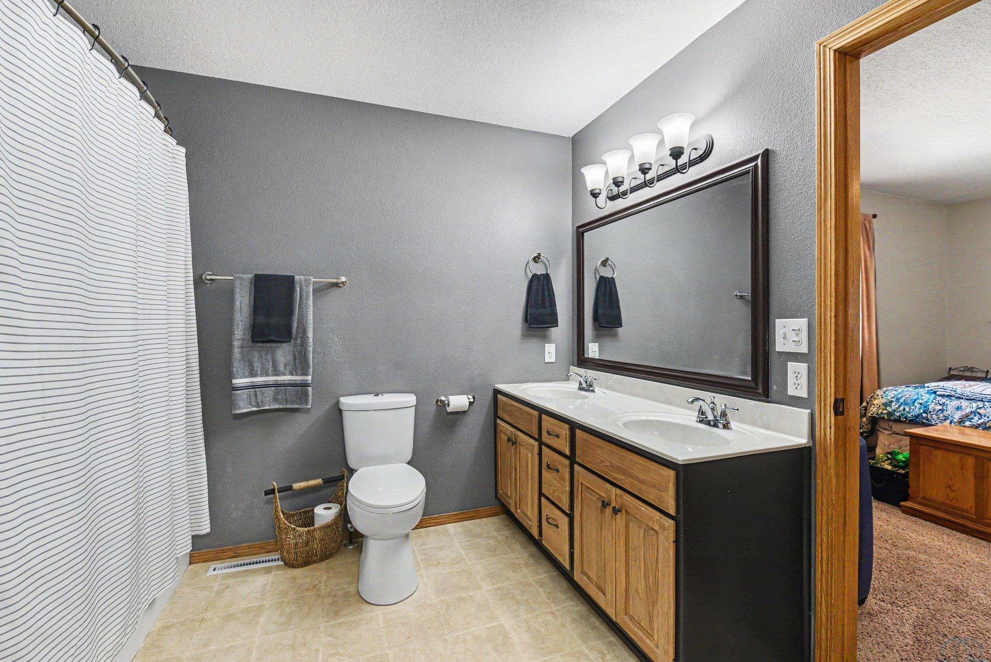 MLS #832828