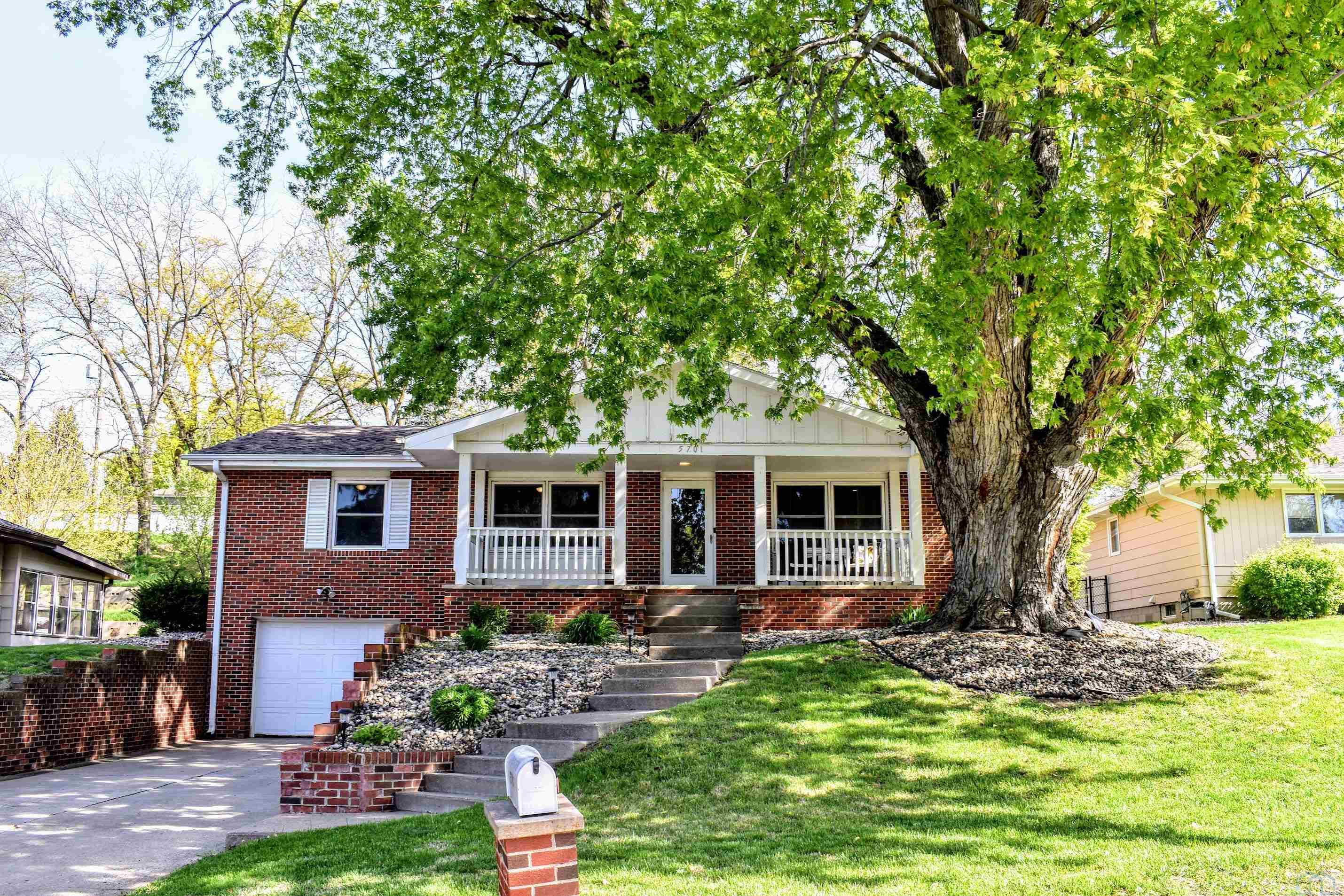 5701 Myers Ave, Sioux City, IA 51106 