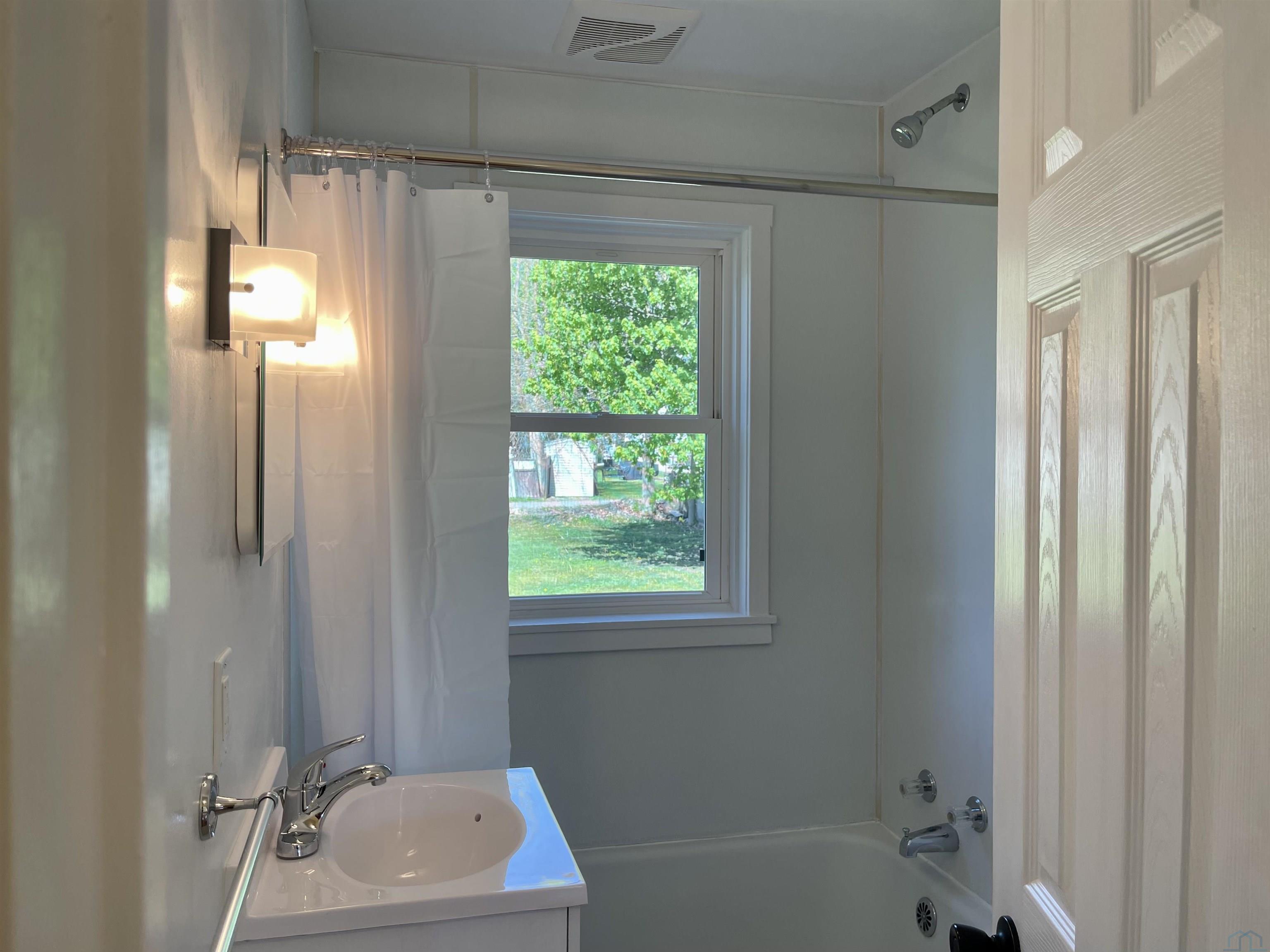 MLS #832838