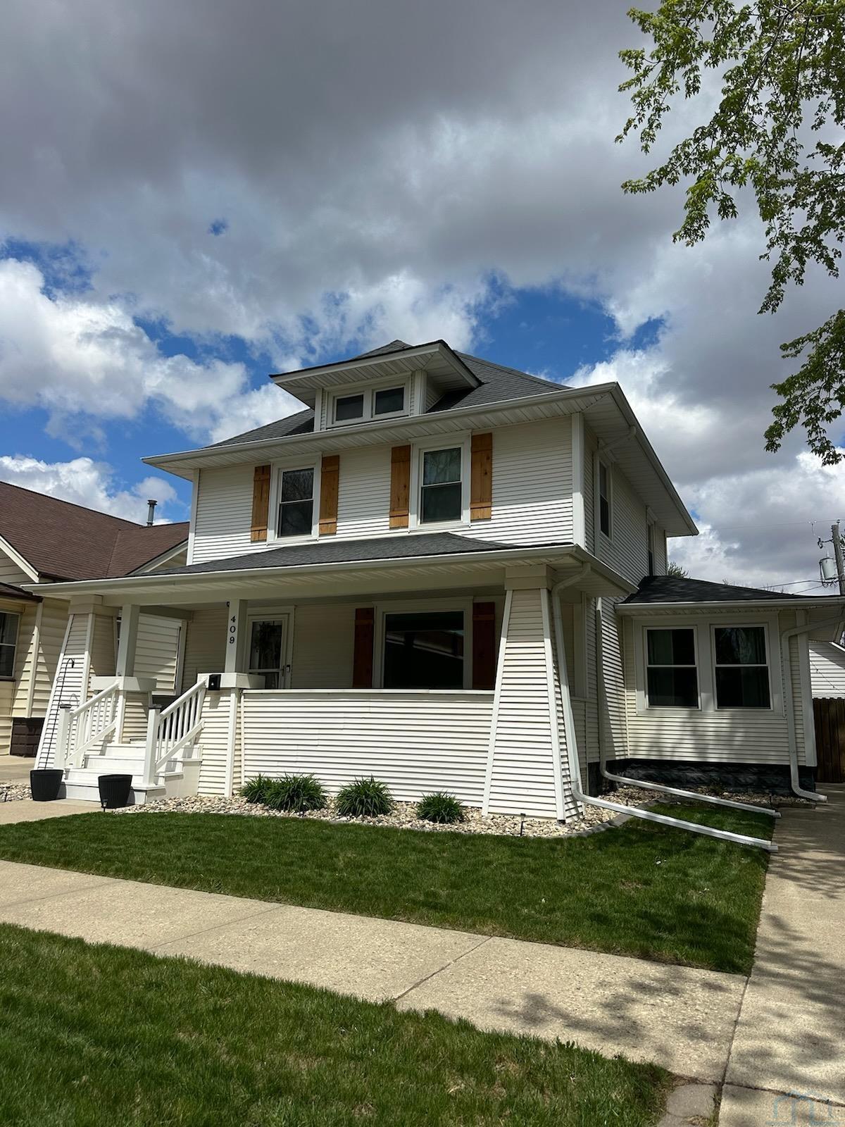 409 8th Street, Sheldon, IA 51201 