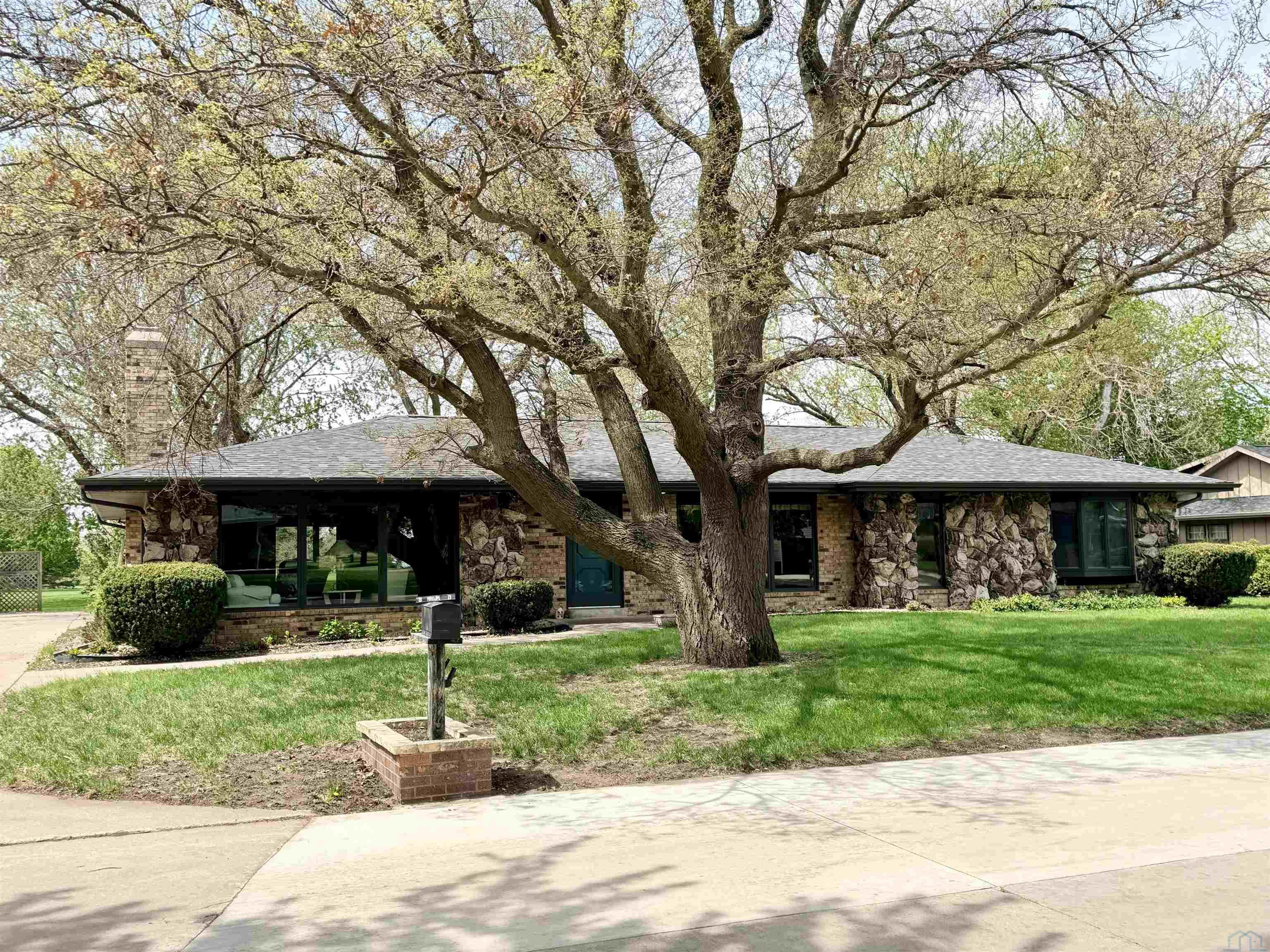 23 St Andrews Dr, Storm Lake, IA 50588 