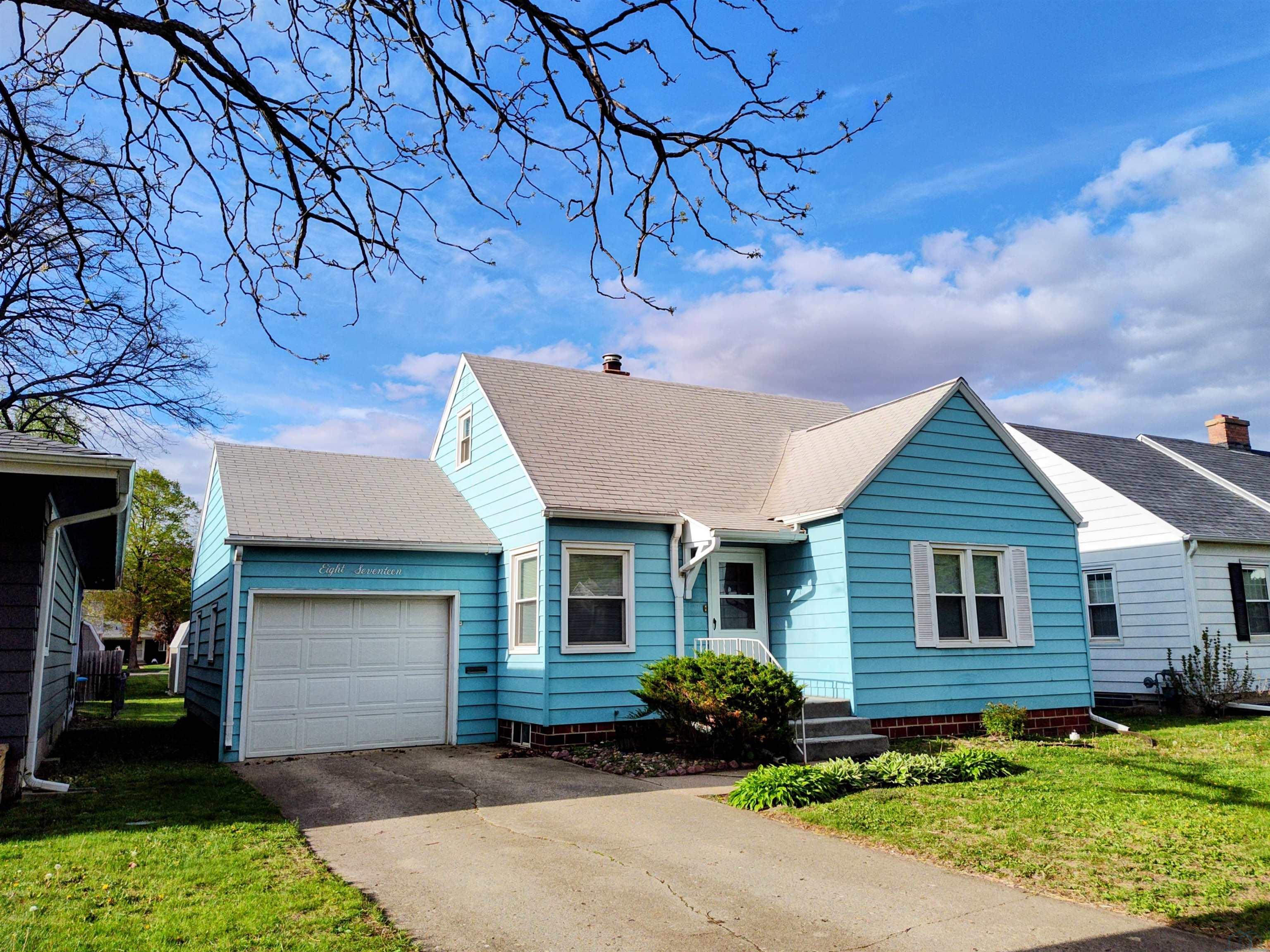 817 4th St E, Spencer, IA 51301 