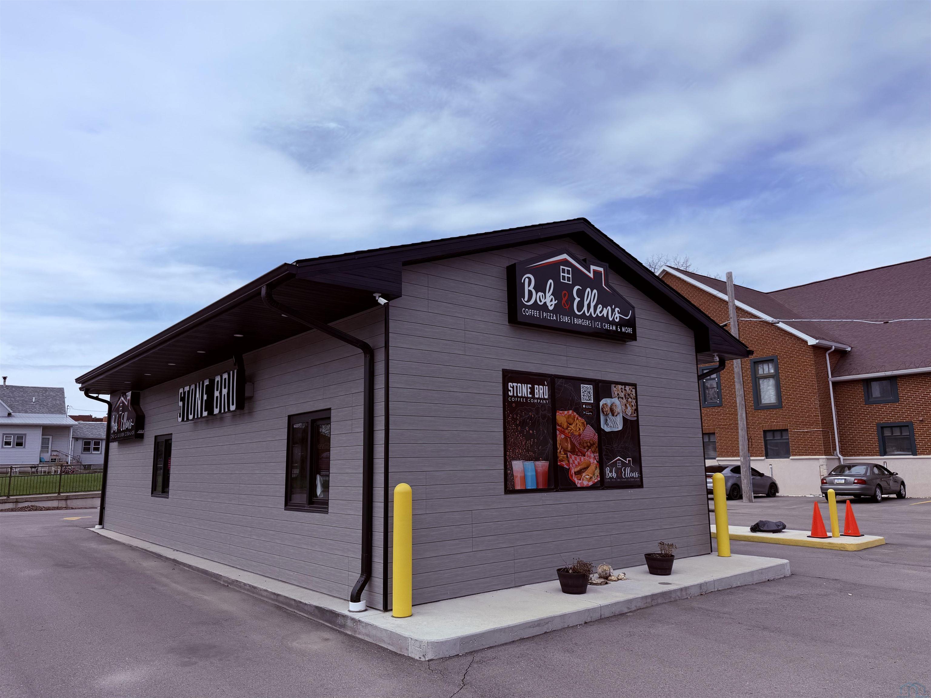 604 18th St, Spirit Lake, IA 51360 