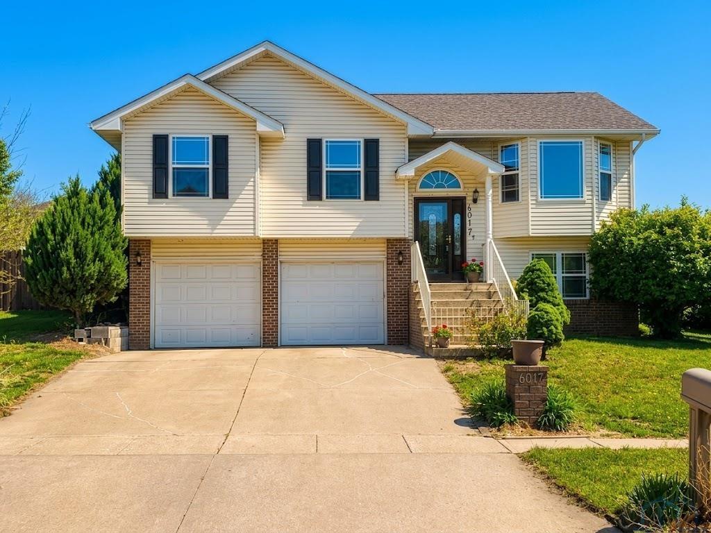 4017 Fieldcrest Drive, Sioux City, IA 51103 