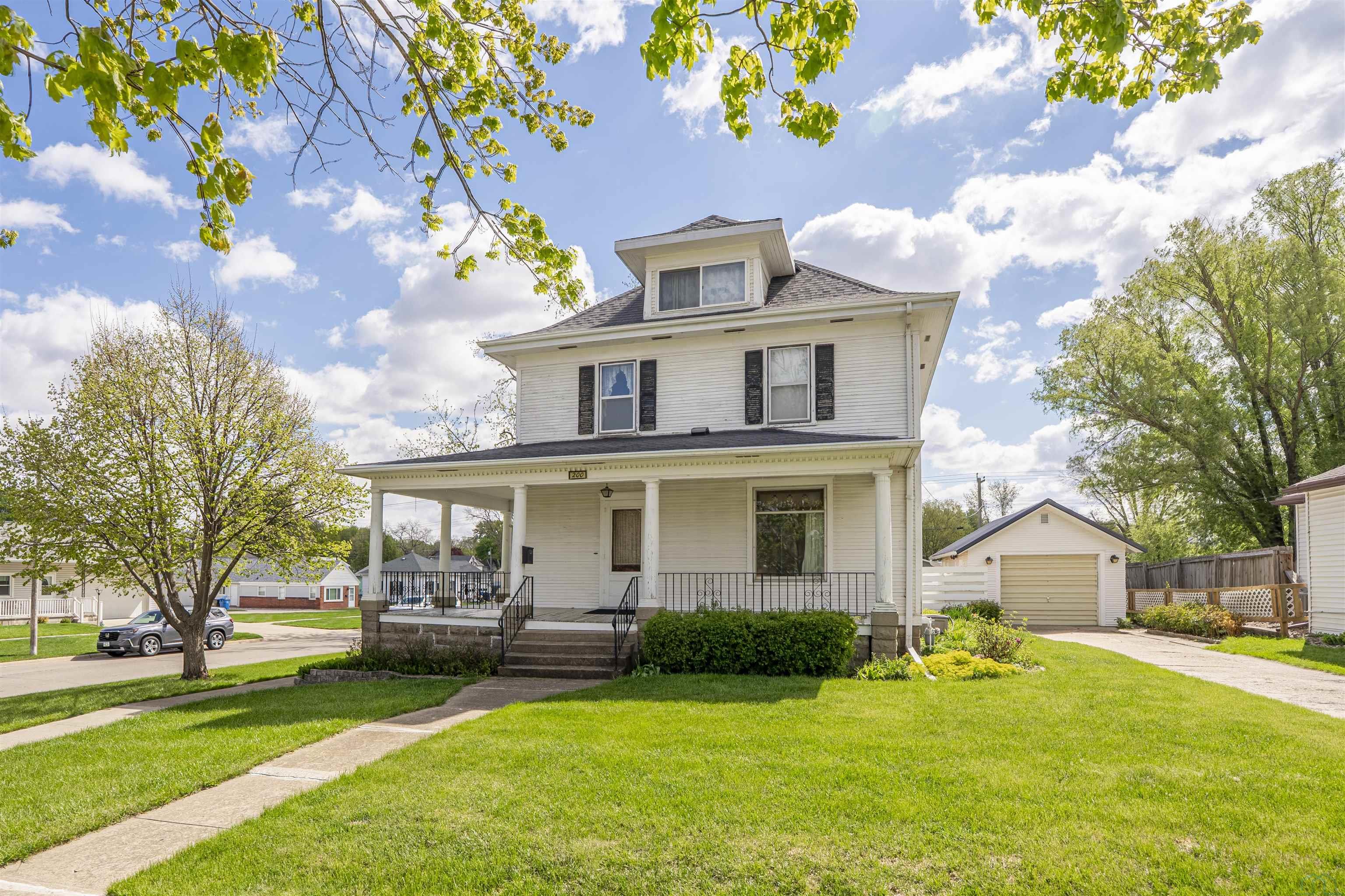 200 4th Ave SE, LeMars, IA 51031 