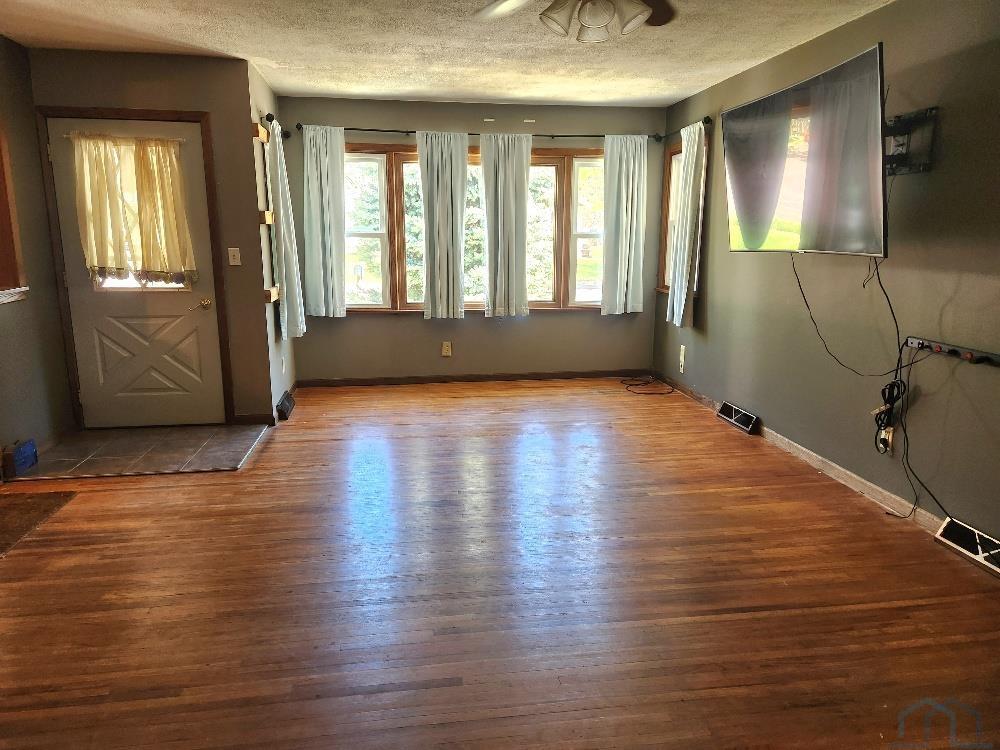 MLS #832875