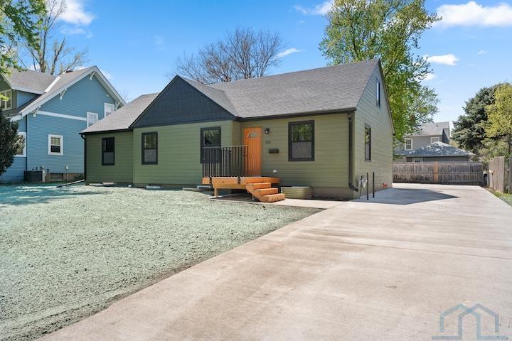 323 Linden, Vermillion, SD 57069 