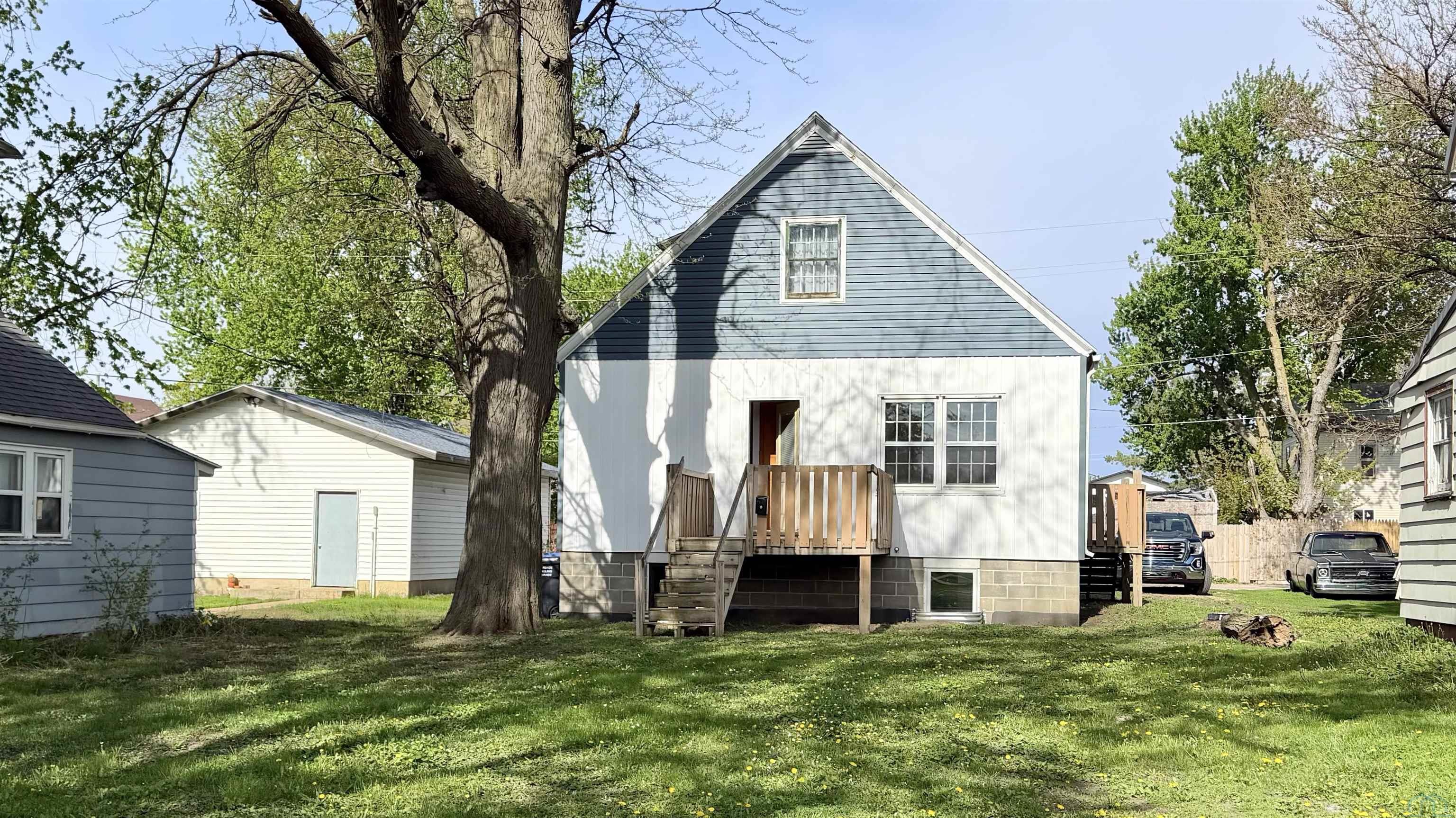 712 SENECA ST, Storm Lake, IA 50588 