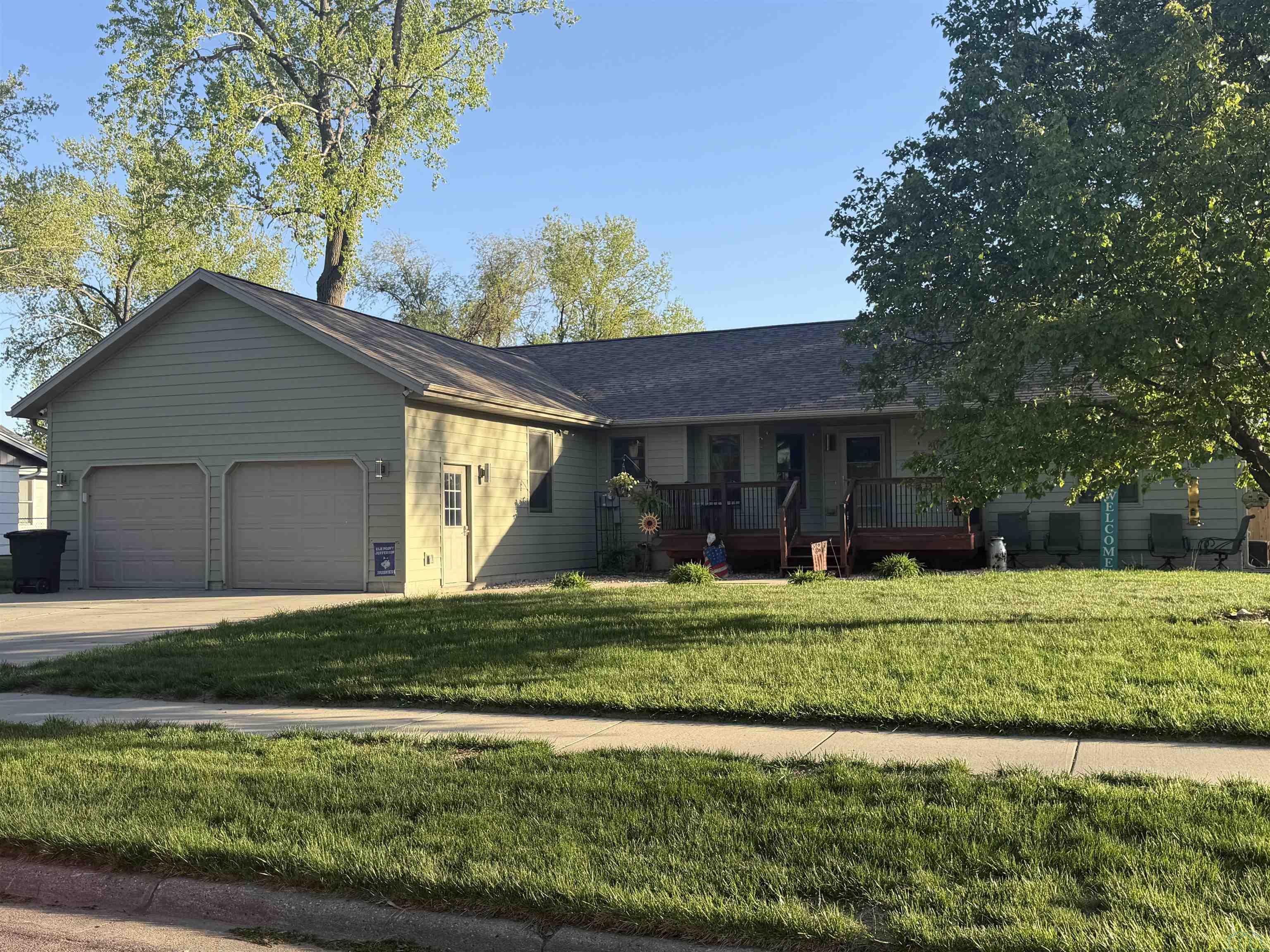 302 Jefferson St E, Elk Point, SD 57025 