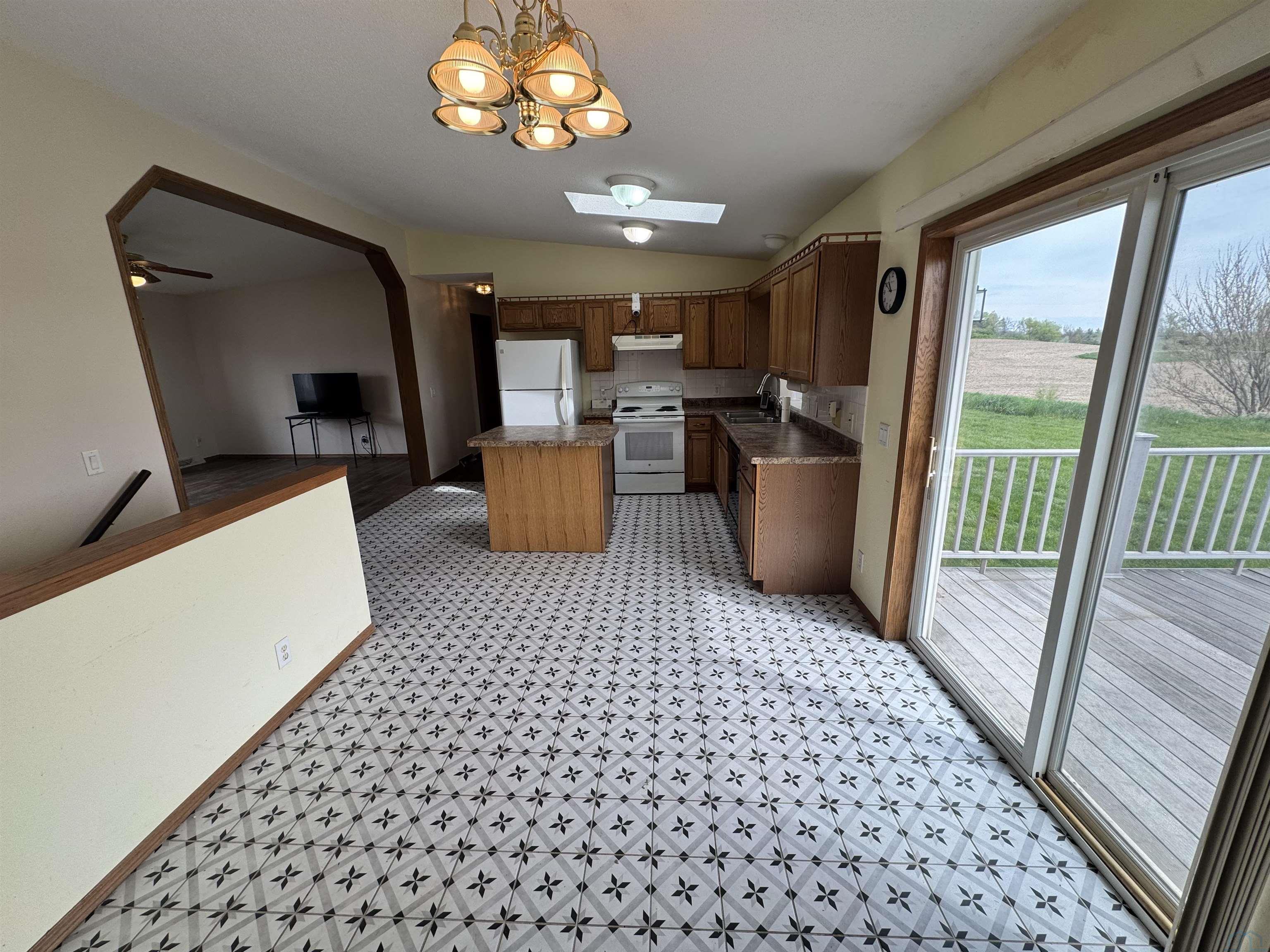 MLS #832906
