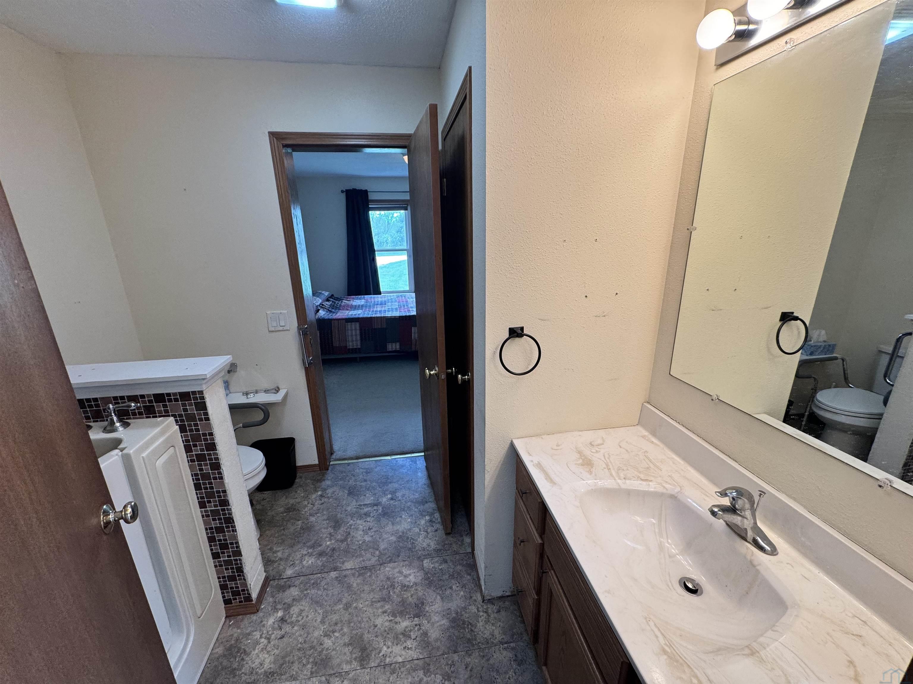 MLS #832906