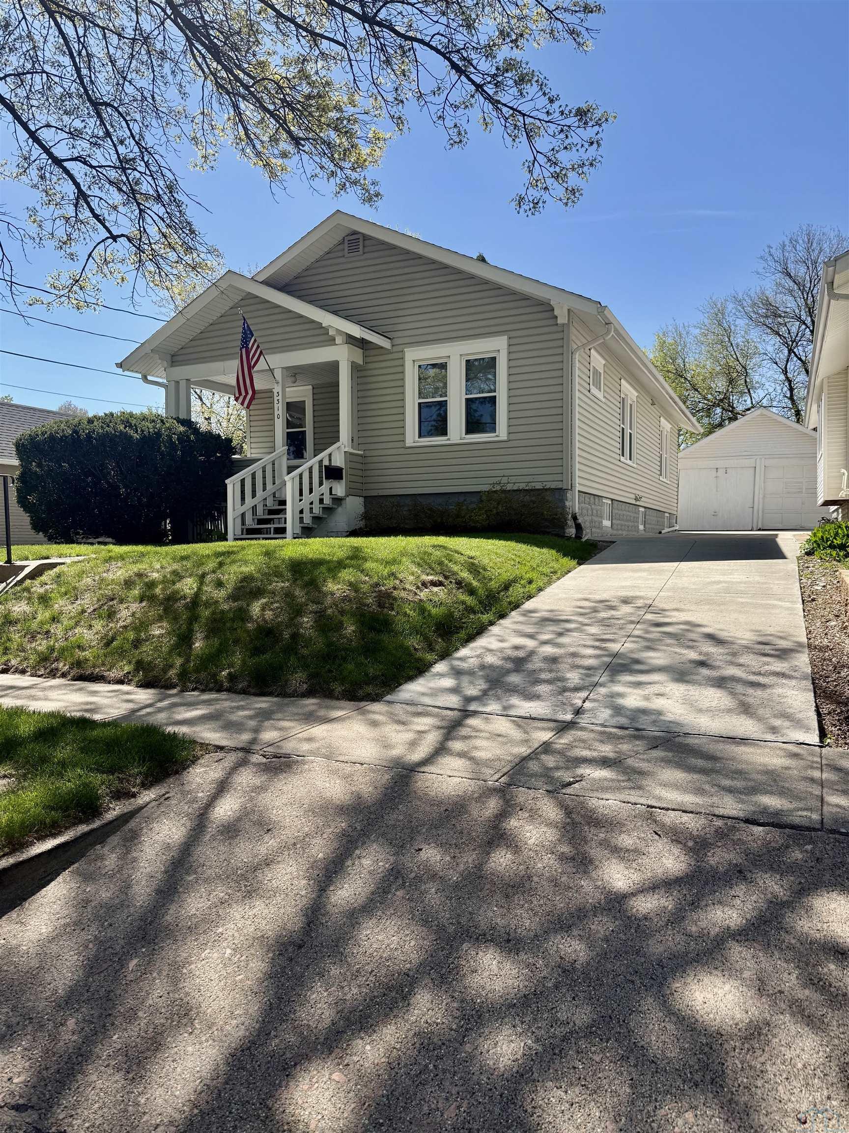3310 Ridge Ave, Sioux City, IA 51106 