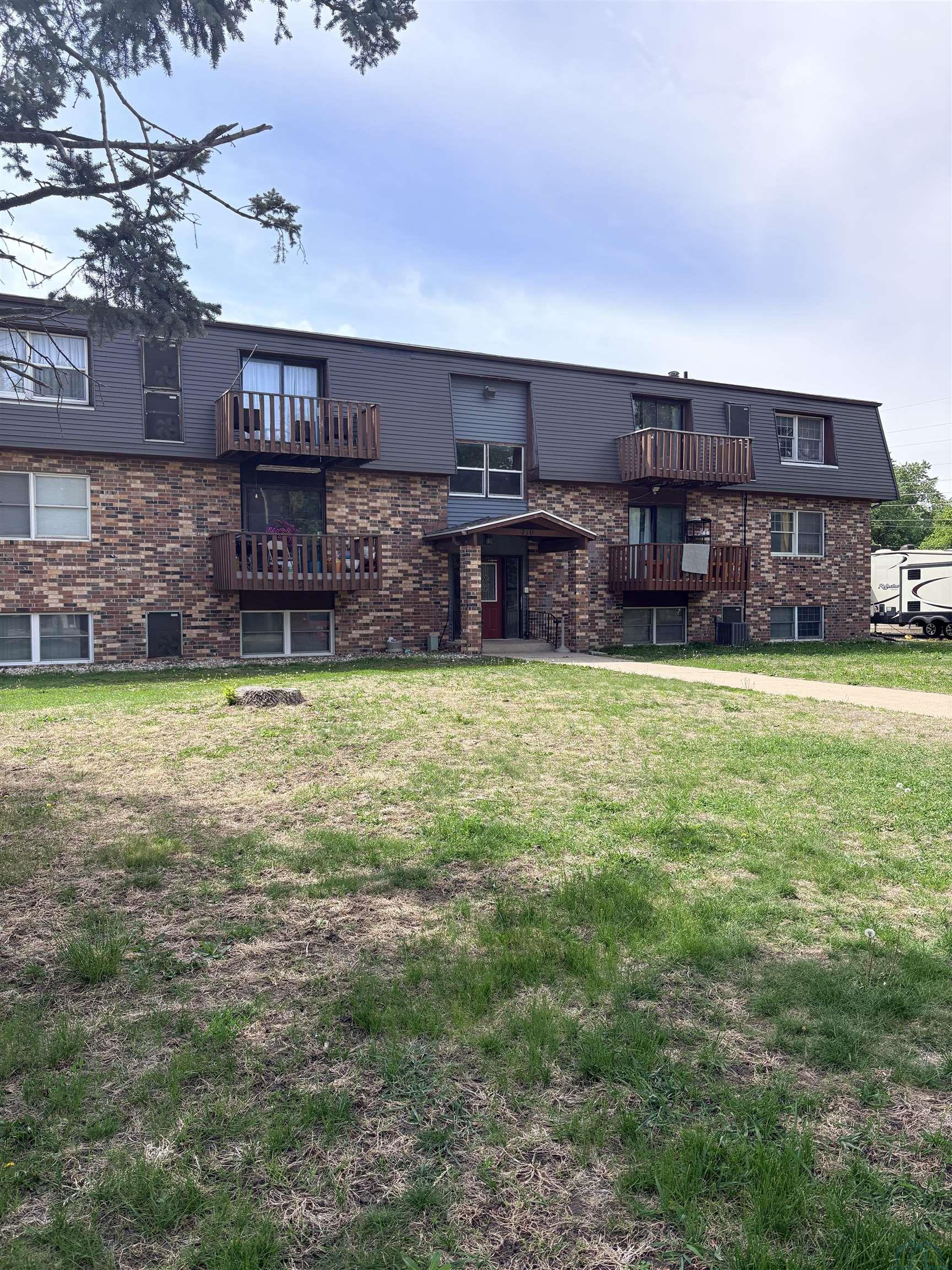 710 GEISINGER RD #7, Storm Lake, IA 50588 