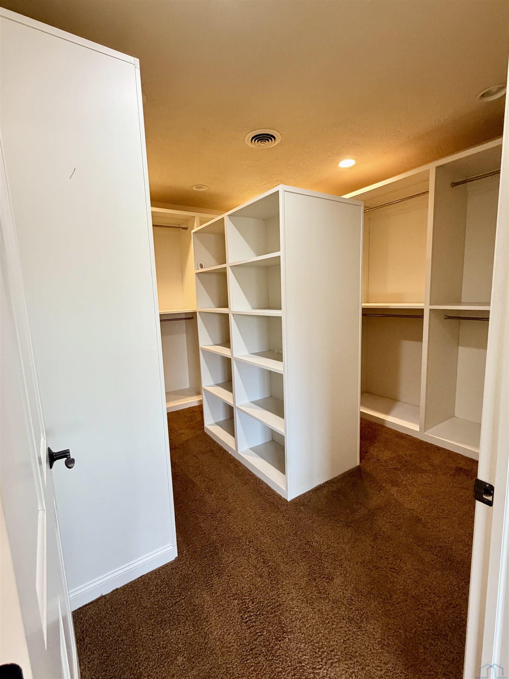 MLS #832948