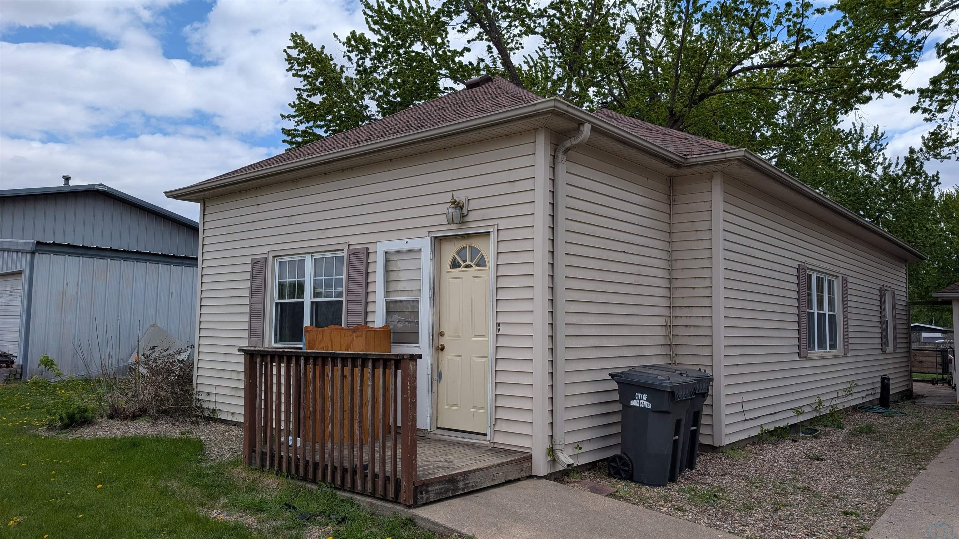 175 7TH ST NW						  						 , Sioux Center						 , IA						  51250						  