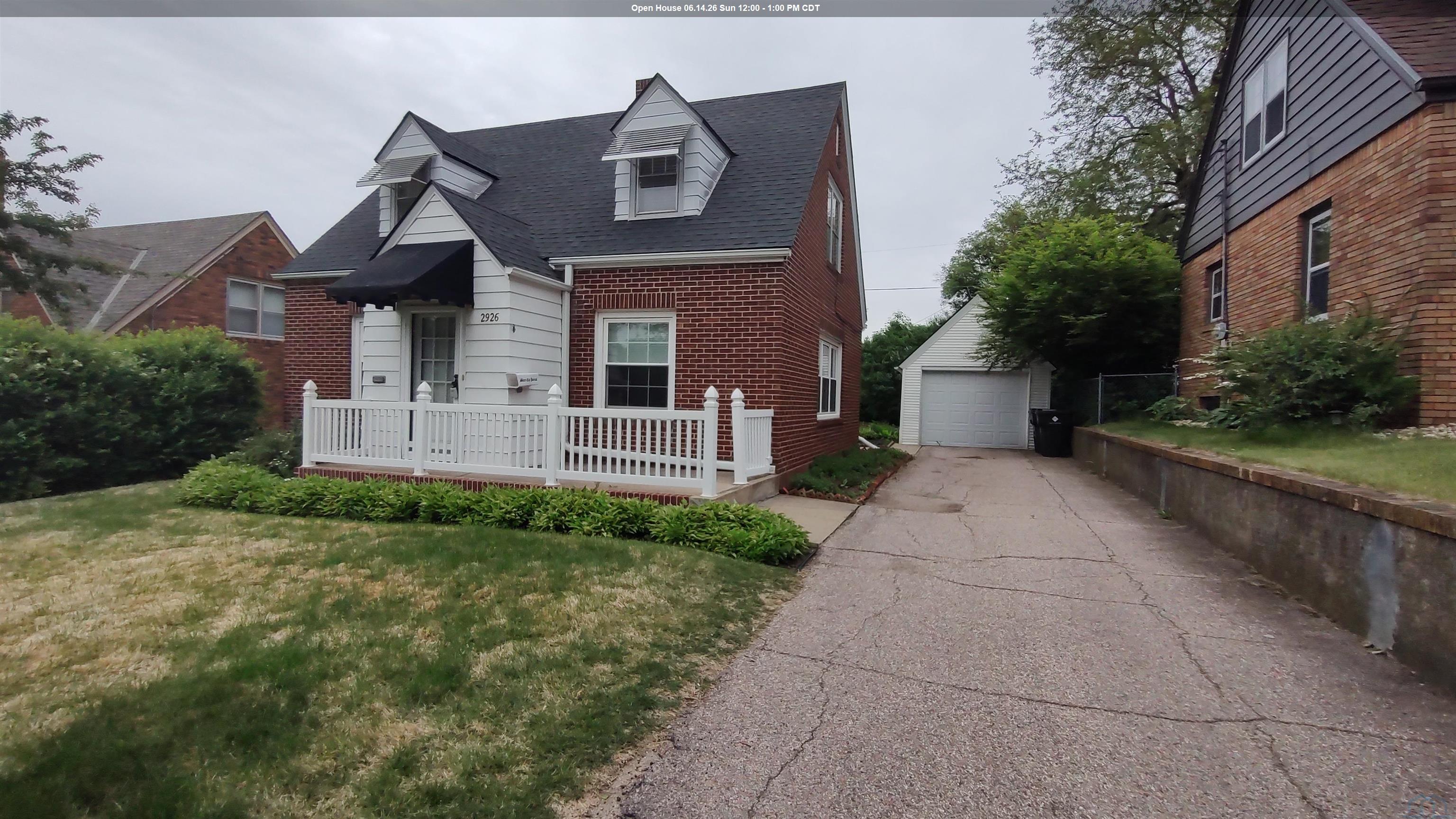 2926 Douglas, Sioux City, IA 51104 
