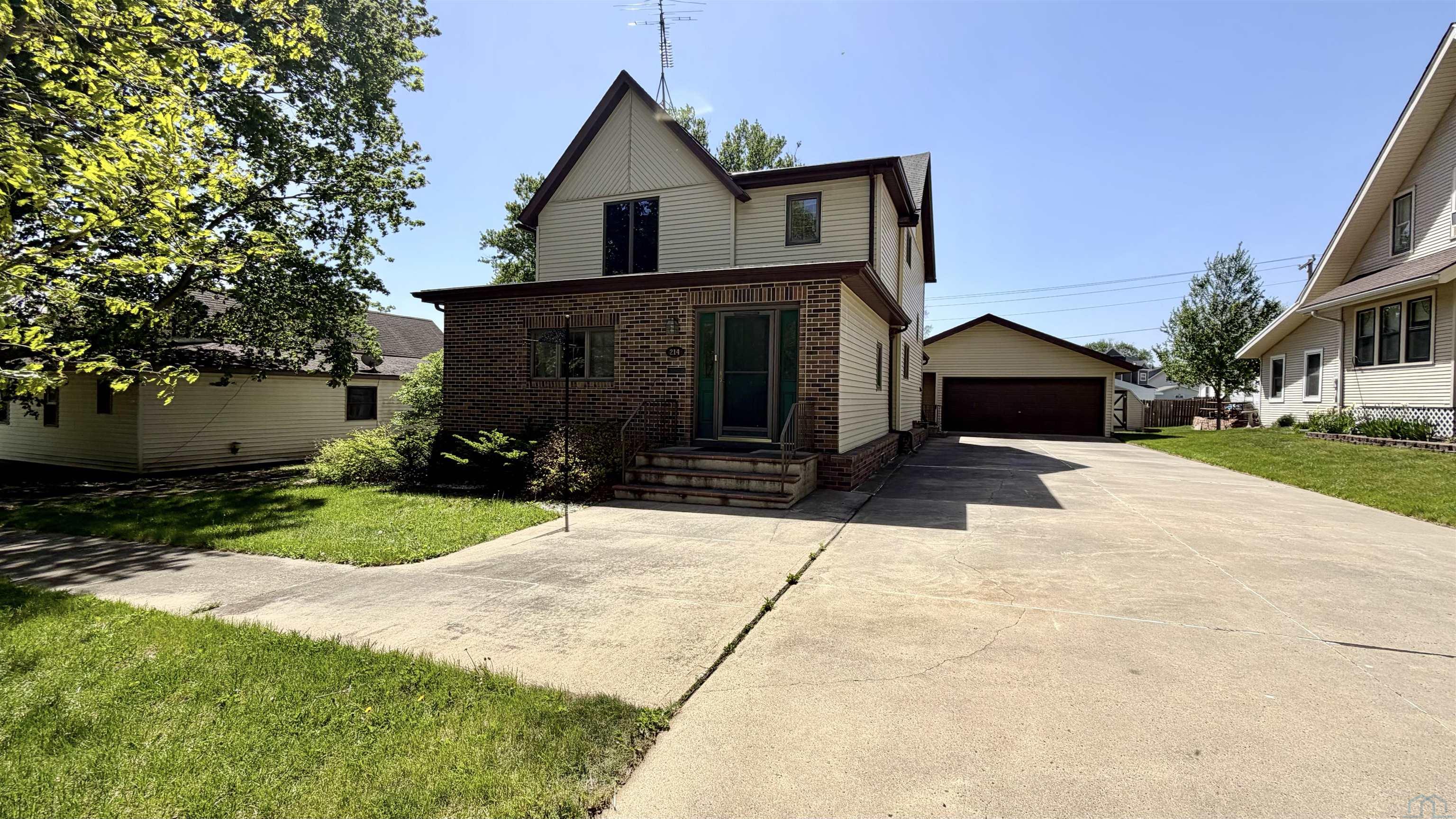214 PETERSON ST, Alta, IA 51002 