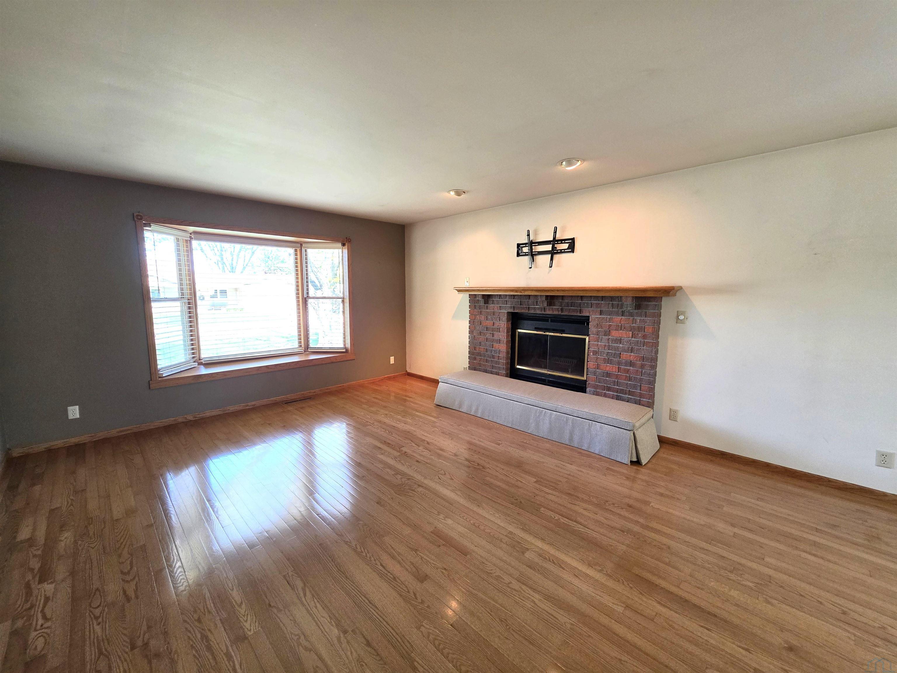 MLS #832960