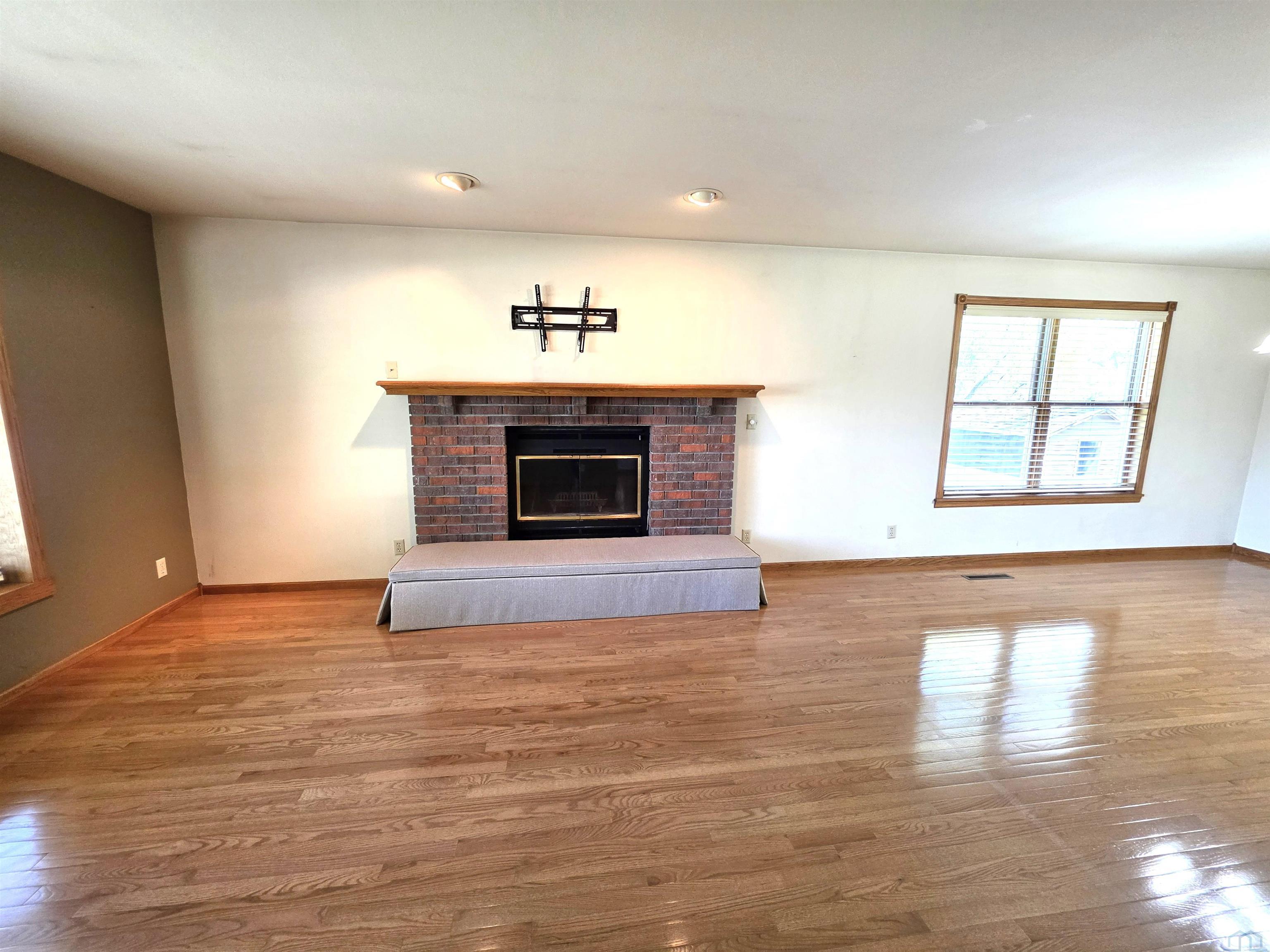MLS #832960