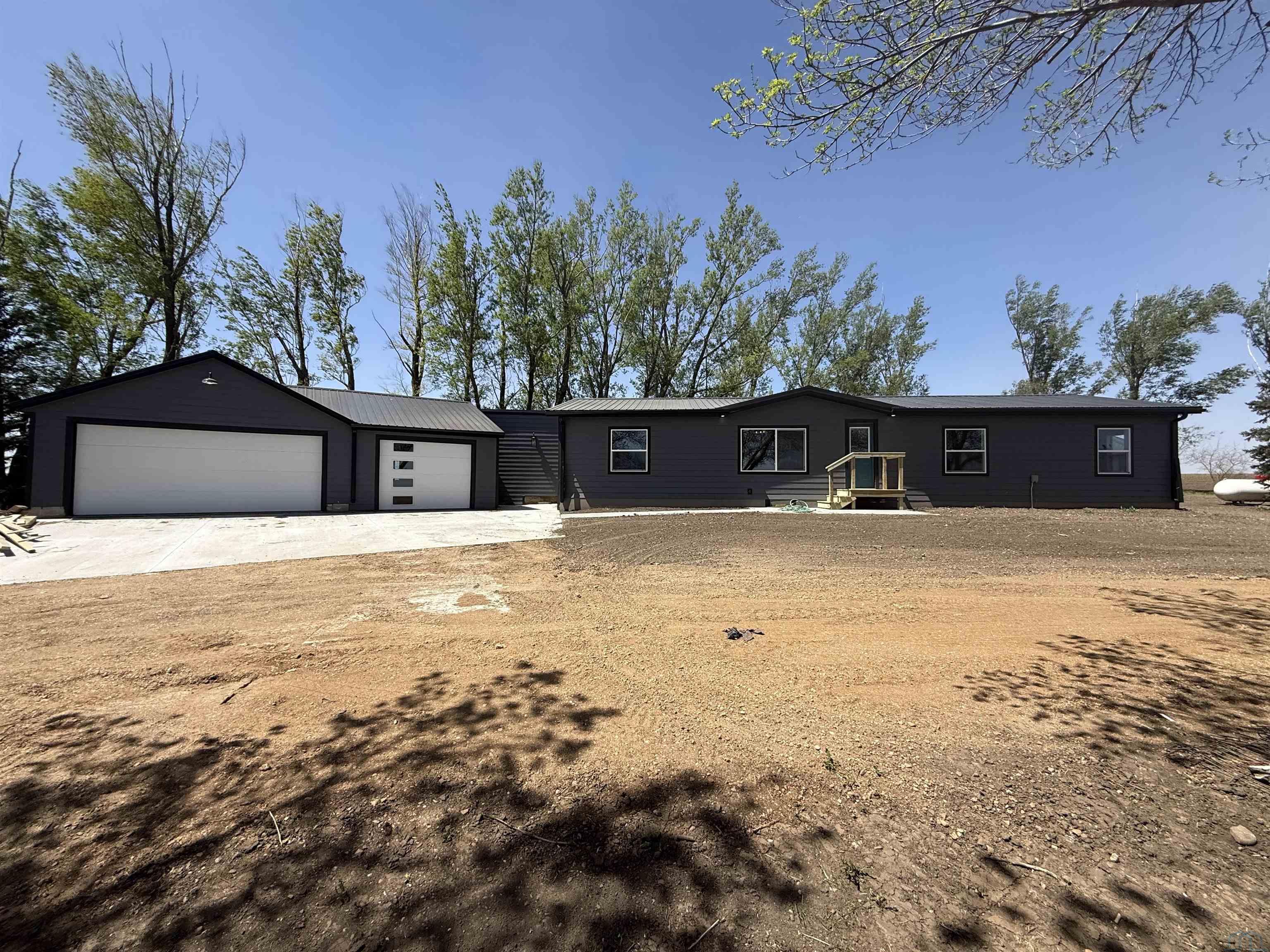 2594 Eagle Ave, Doon, IA 51235 