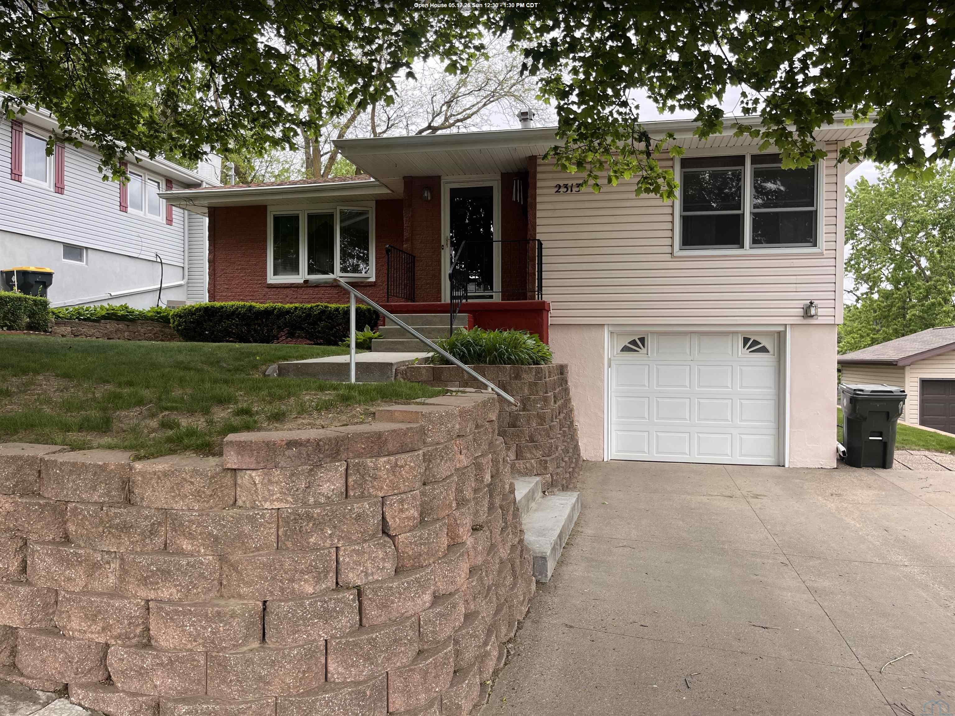 2313 Clinton St S, Sioux City, IA 51106 