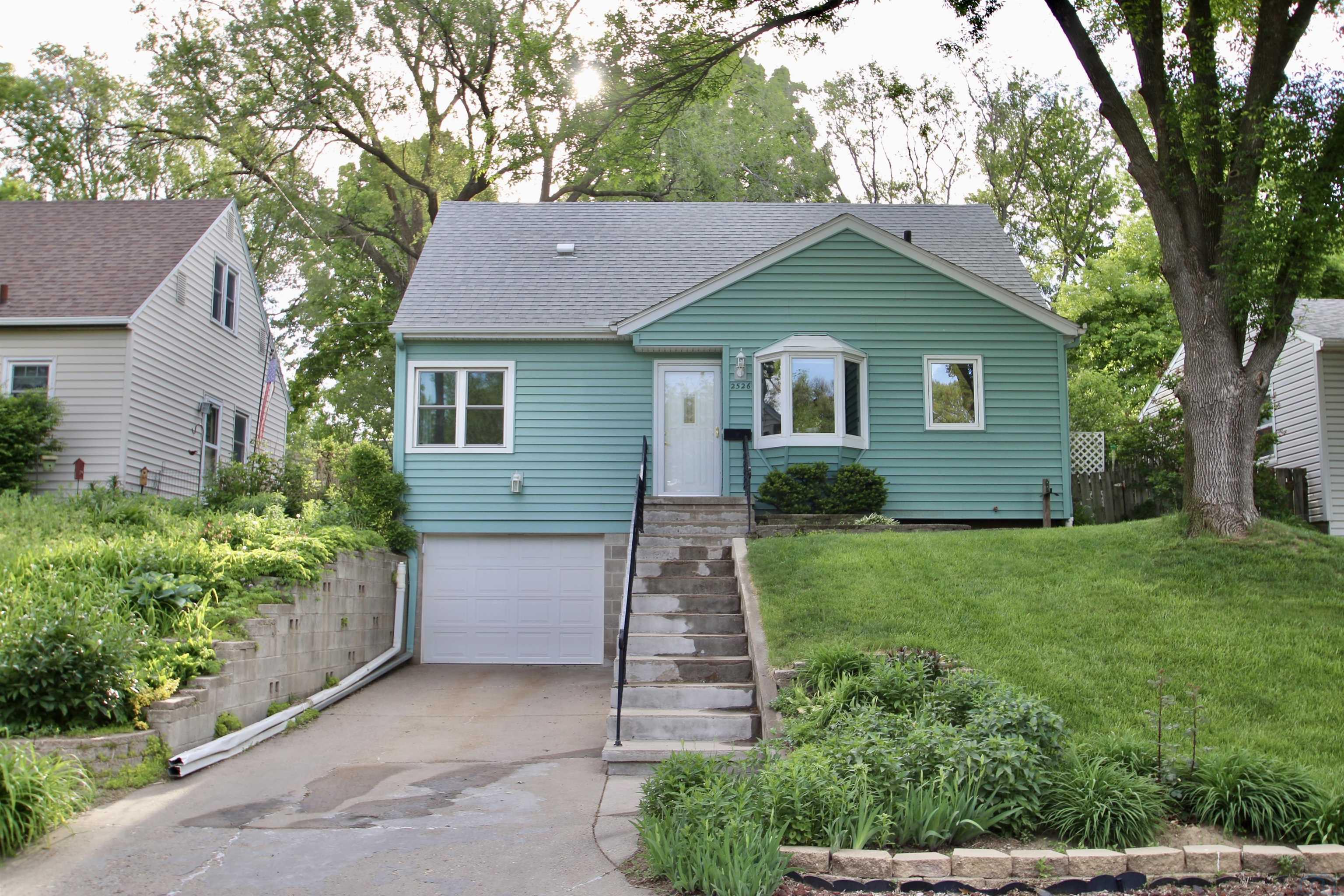 2526 Cecelia St S, Sioux City, IA 51106 