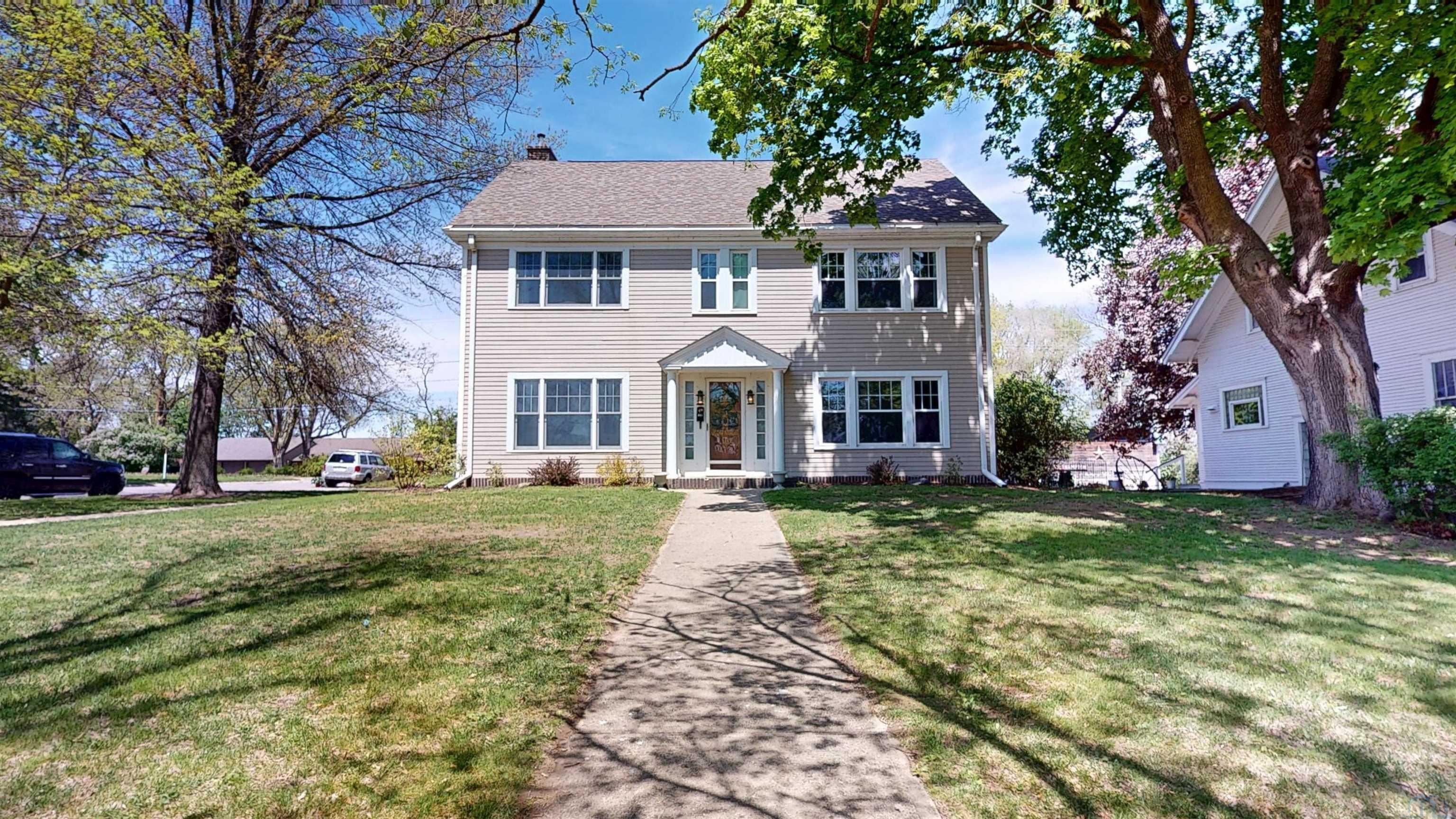 618 CHERRY ST W, Cherokee, IA 51012 