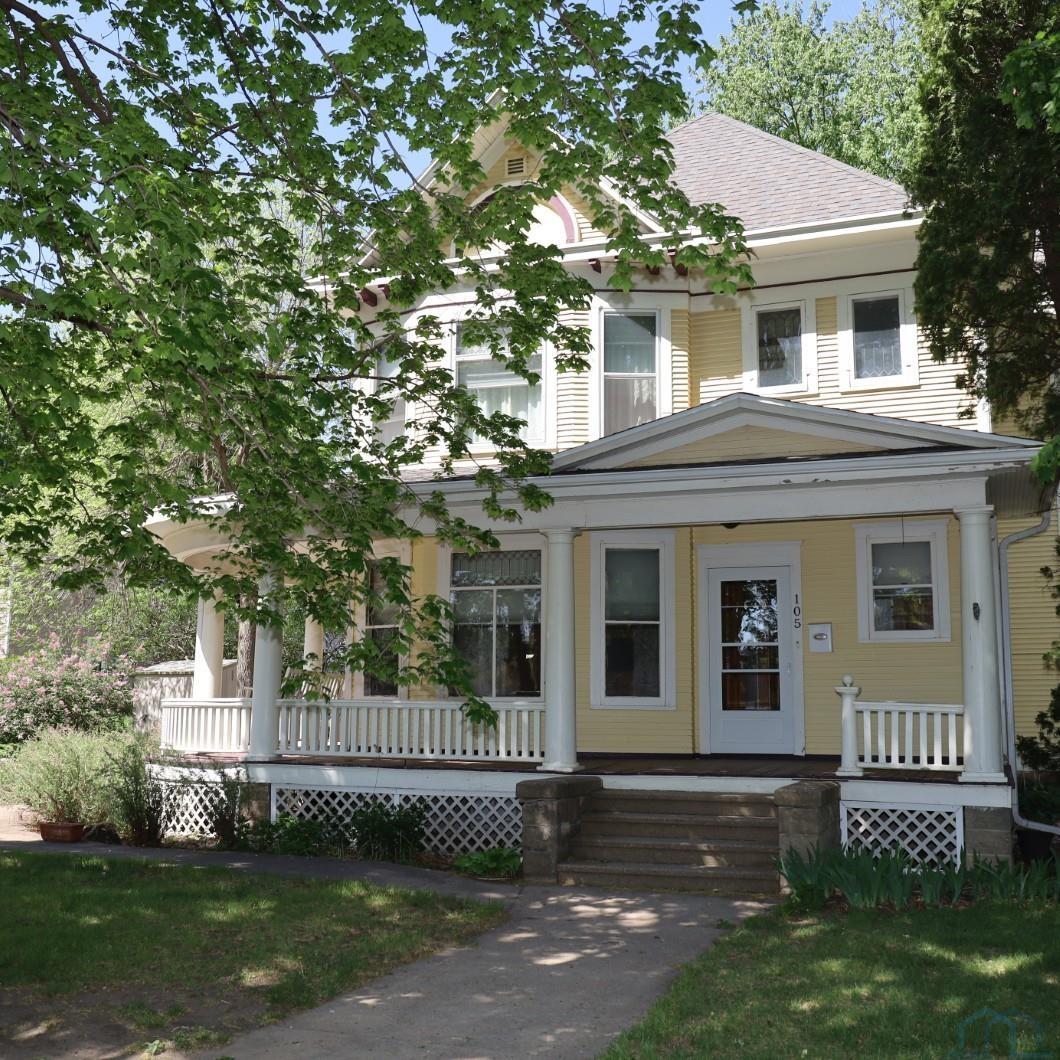 105 Carroll St S, Rock Rapids, IA 51246 