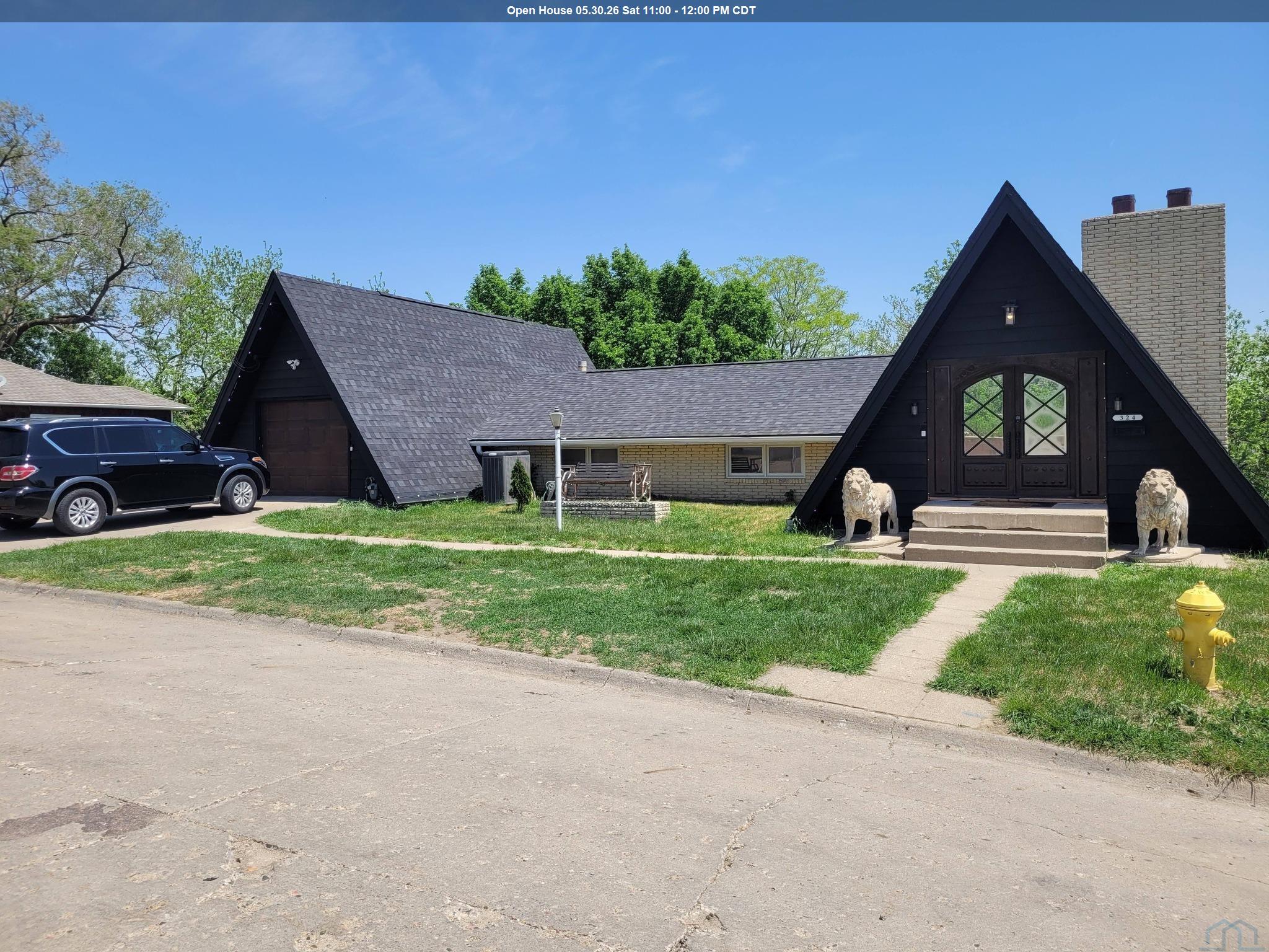 324 Collins S, Sioux City, IA 51103 