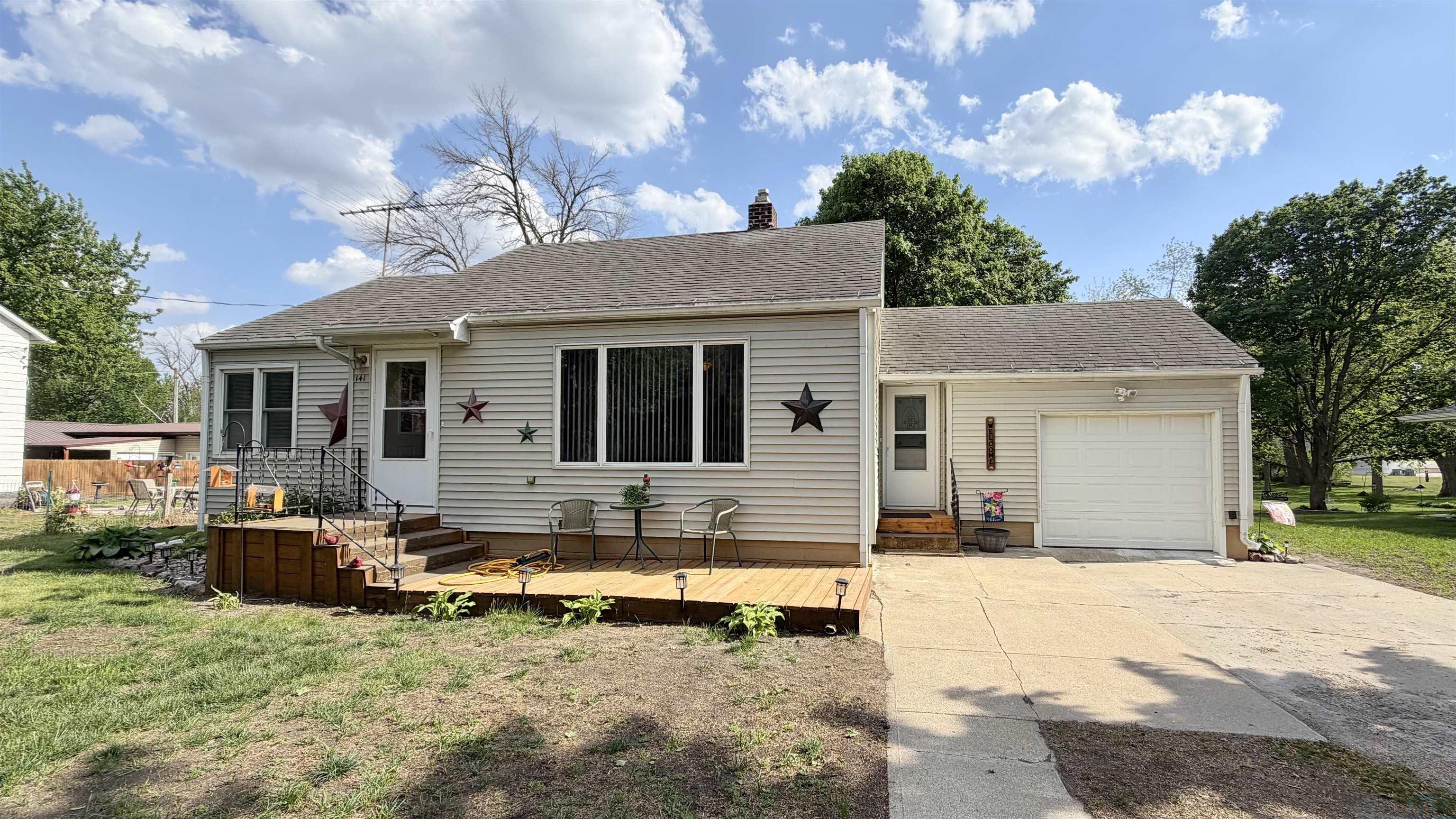 141 CEDAR ST, Newell, IA 50568 