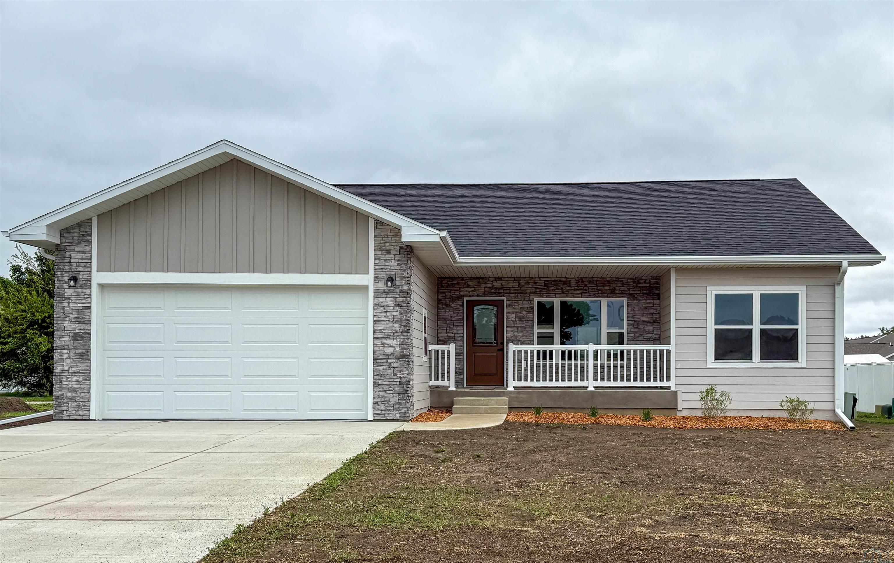 1016 Arbor Dr, South Sioux City, NE 68776 