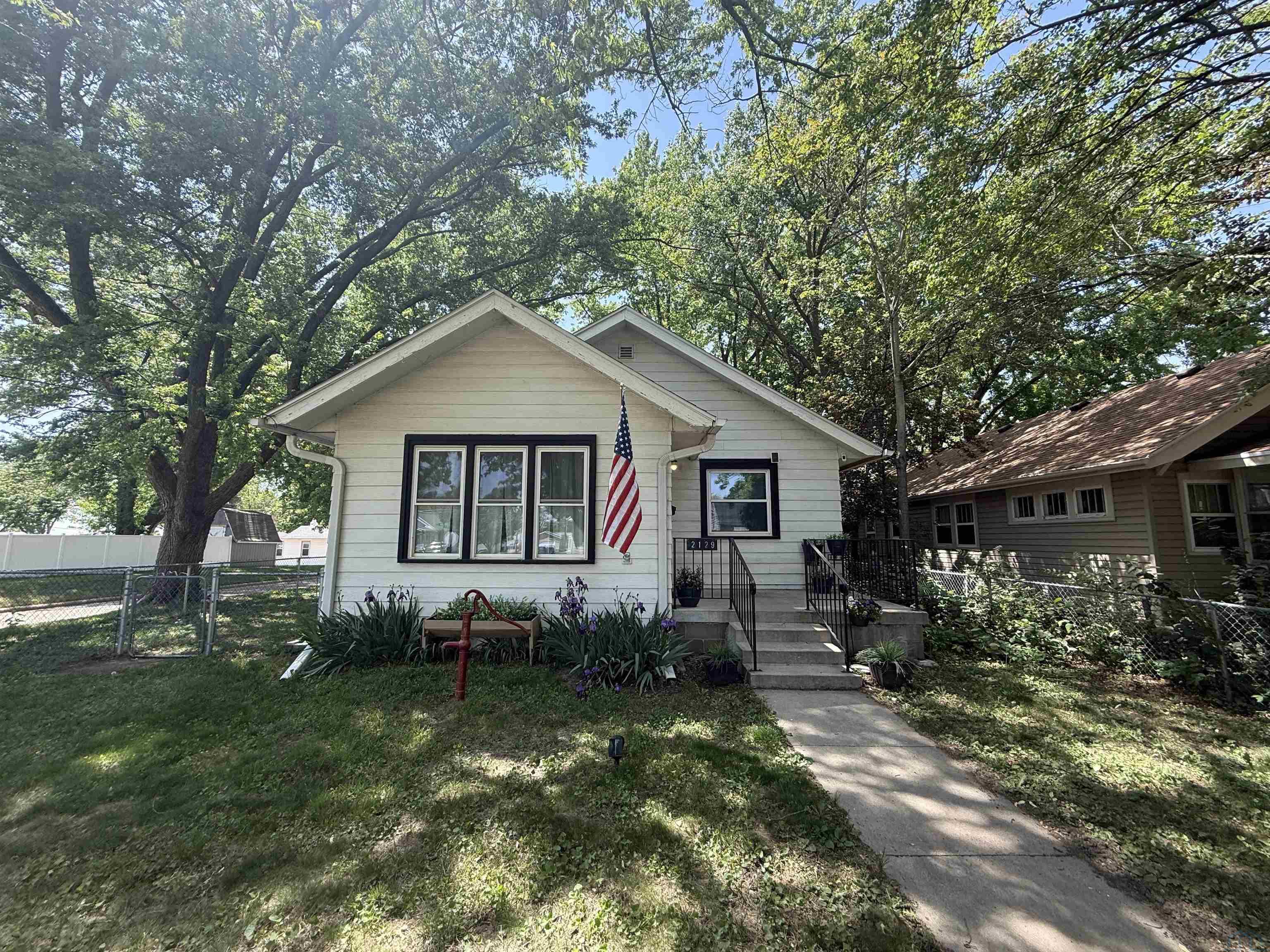 2129 Helen St S, Sioux City, IA 51106 