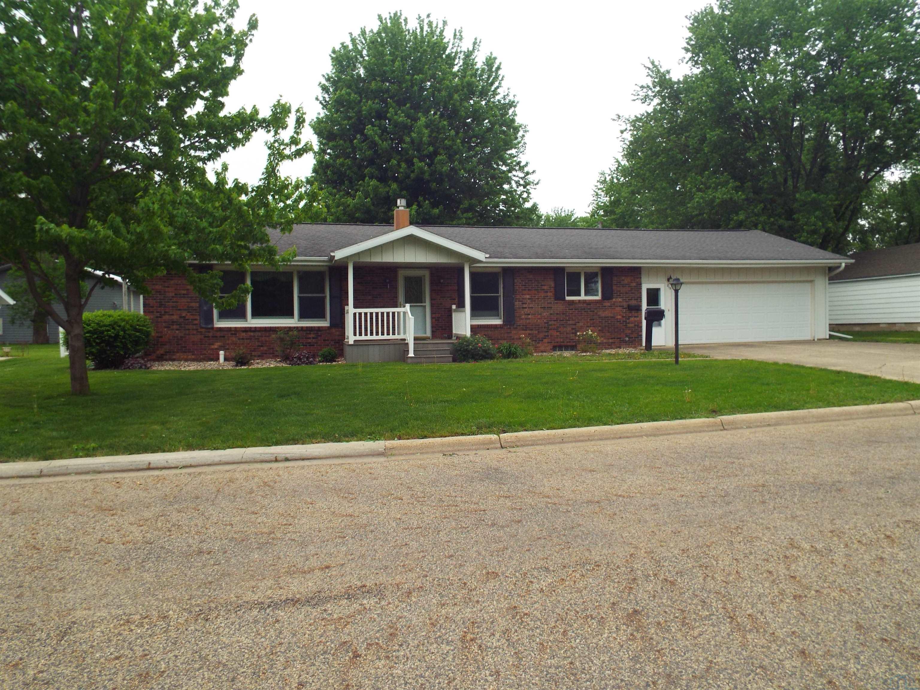 815 11th Avenue, Sibley, IA 51249 