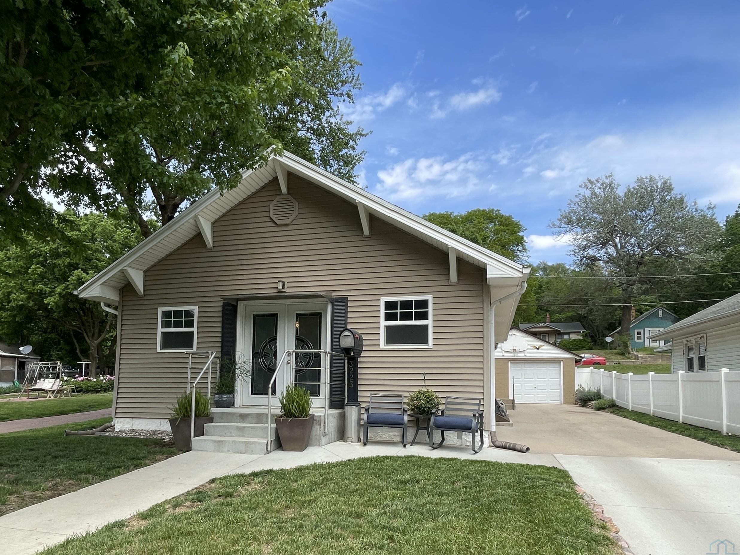 3223 Park View Blvd, Sioux City, IA 51105 