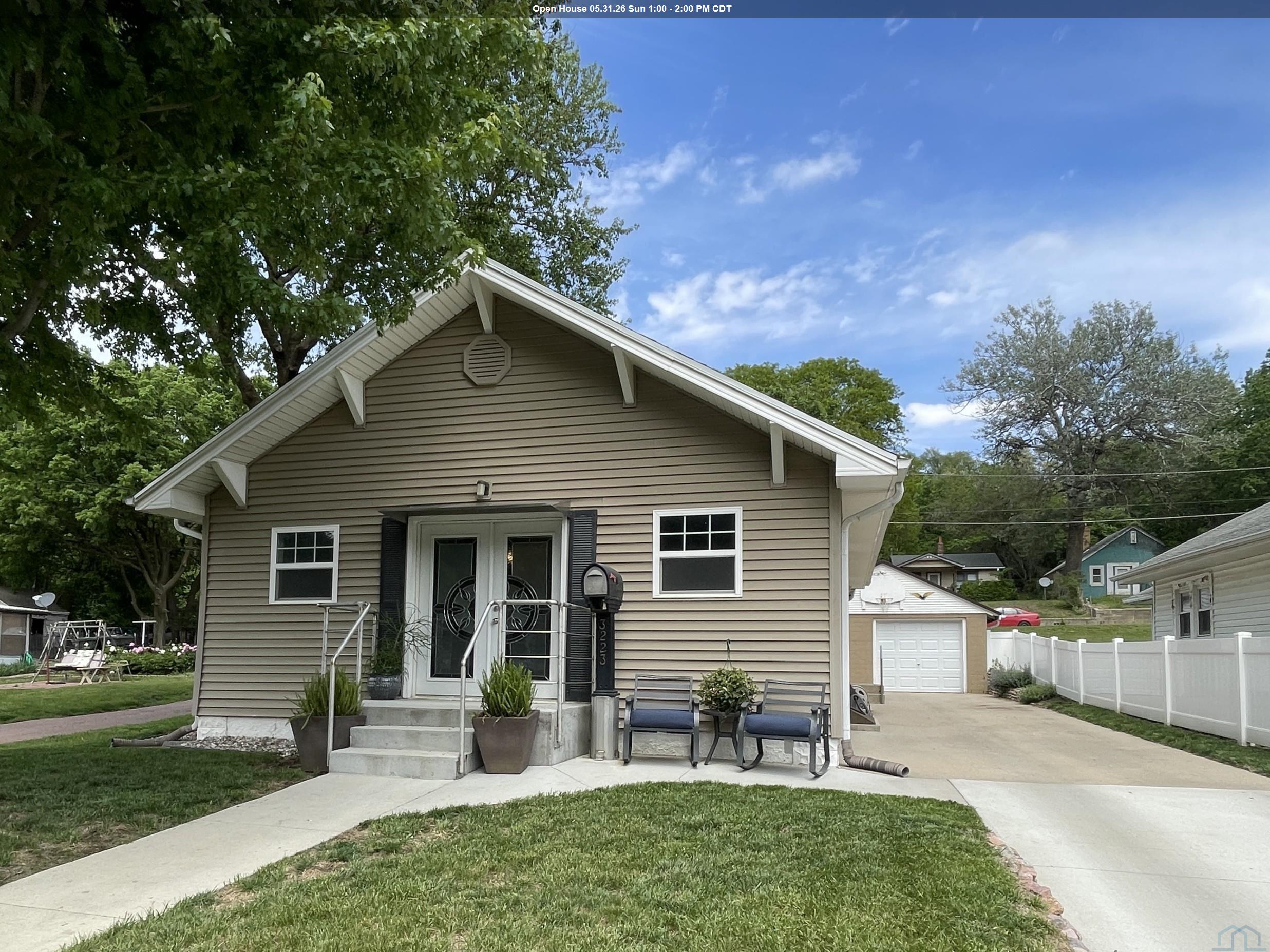 3223 Park View Blvd, Sioux City, IA 51105 