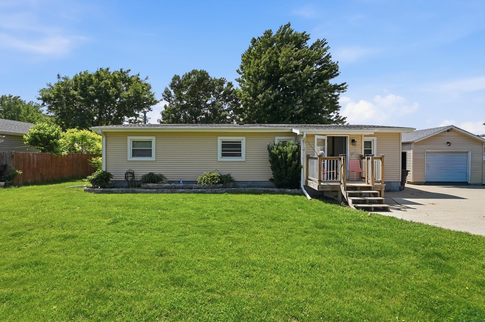 609 8th Ave, South Sioux City, NE 68776 