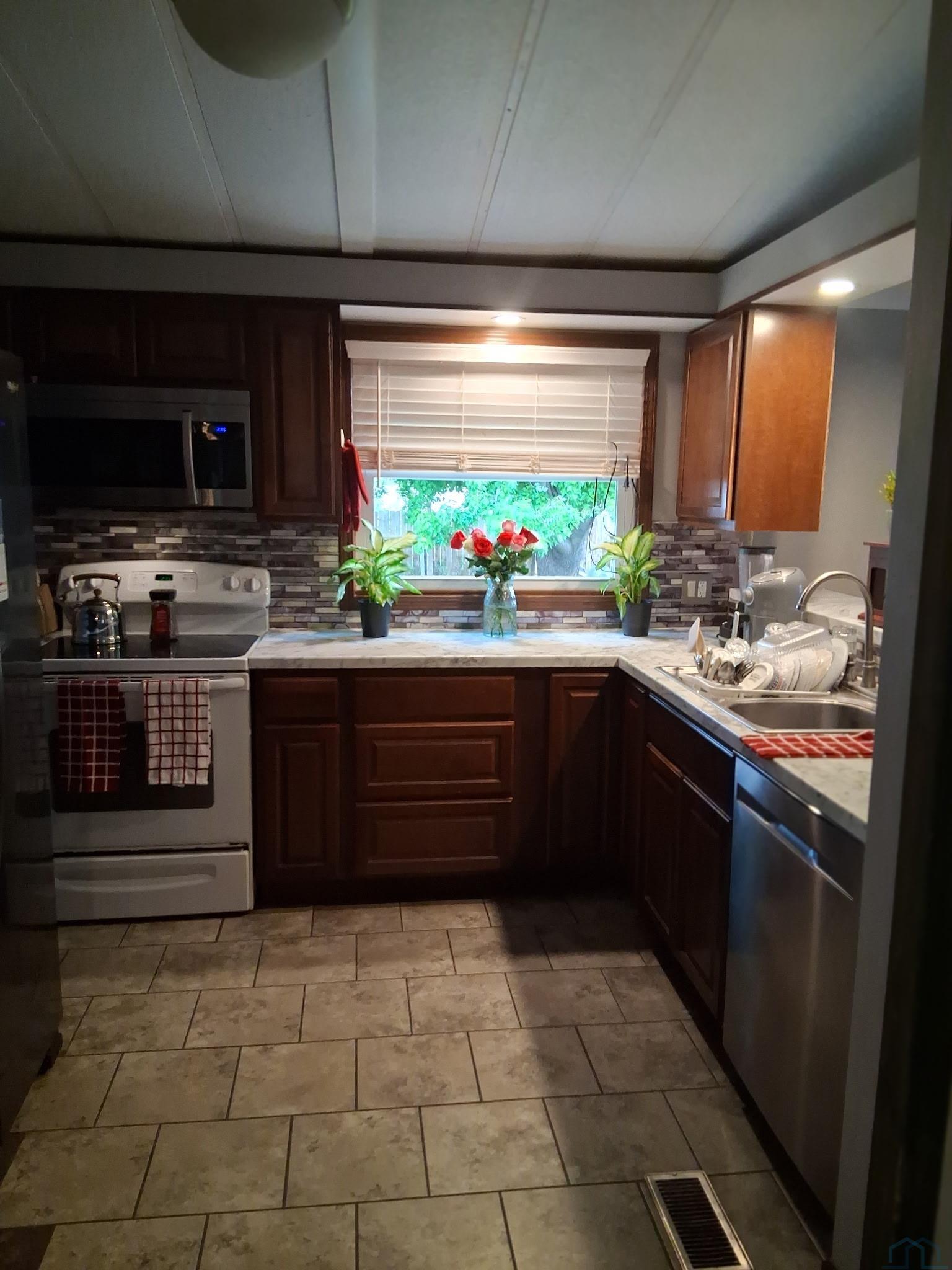 MLS #833058