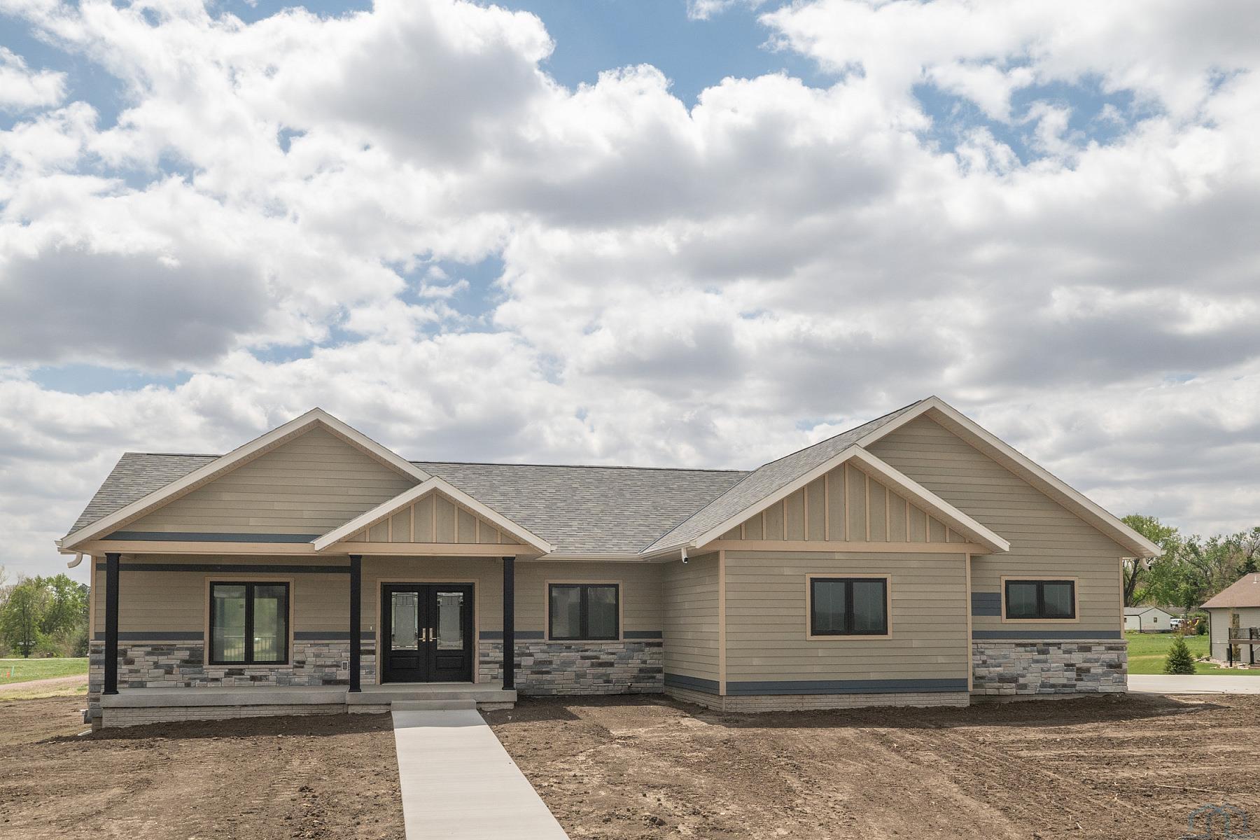 405 9th St NE						  						 , Orange City						 , IA						  51041						  